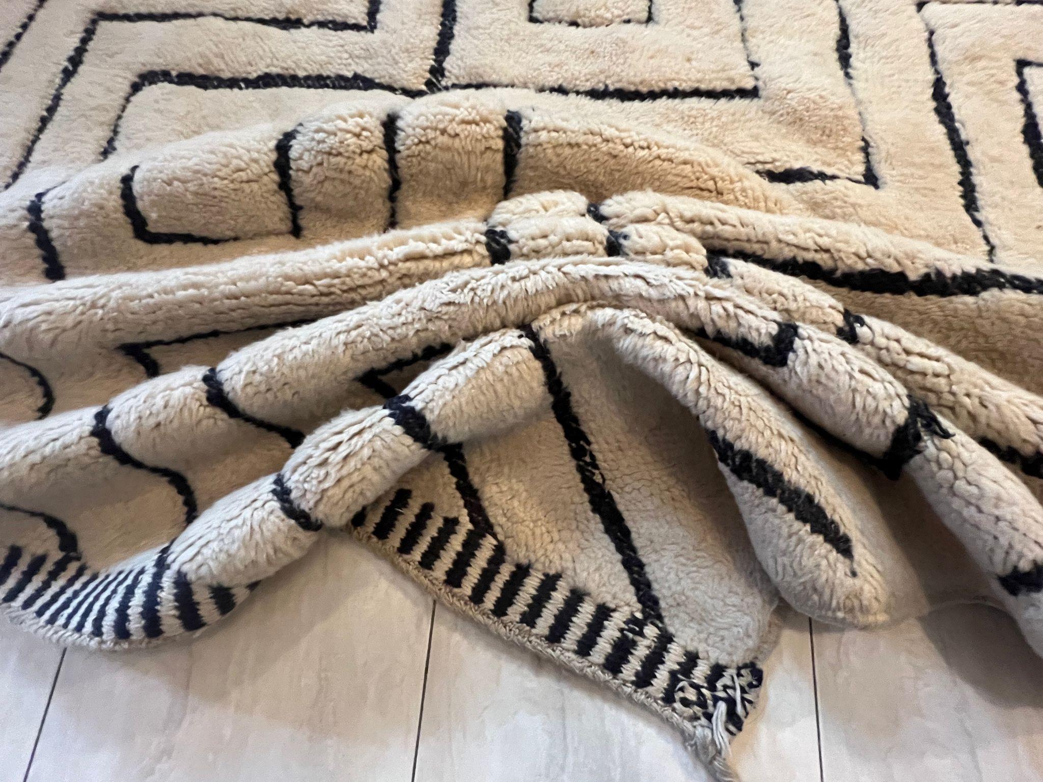 6x9 ft Modern Handmade Moroccan Wool Tulu Rug in Beige, Custom Options Available For Sale 2