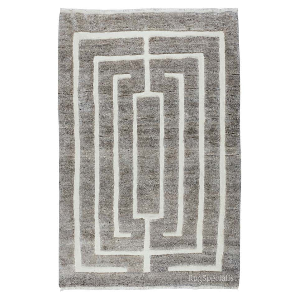 Handwoven Shaggy Labyrinth Wool Rug Grey Small For Sale at 1stDibs ...