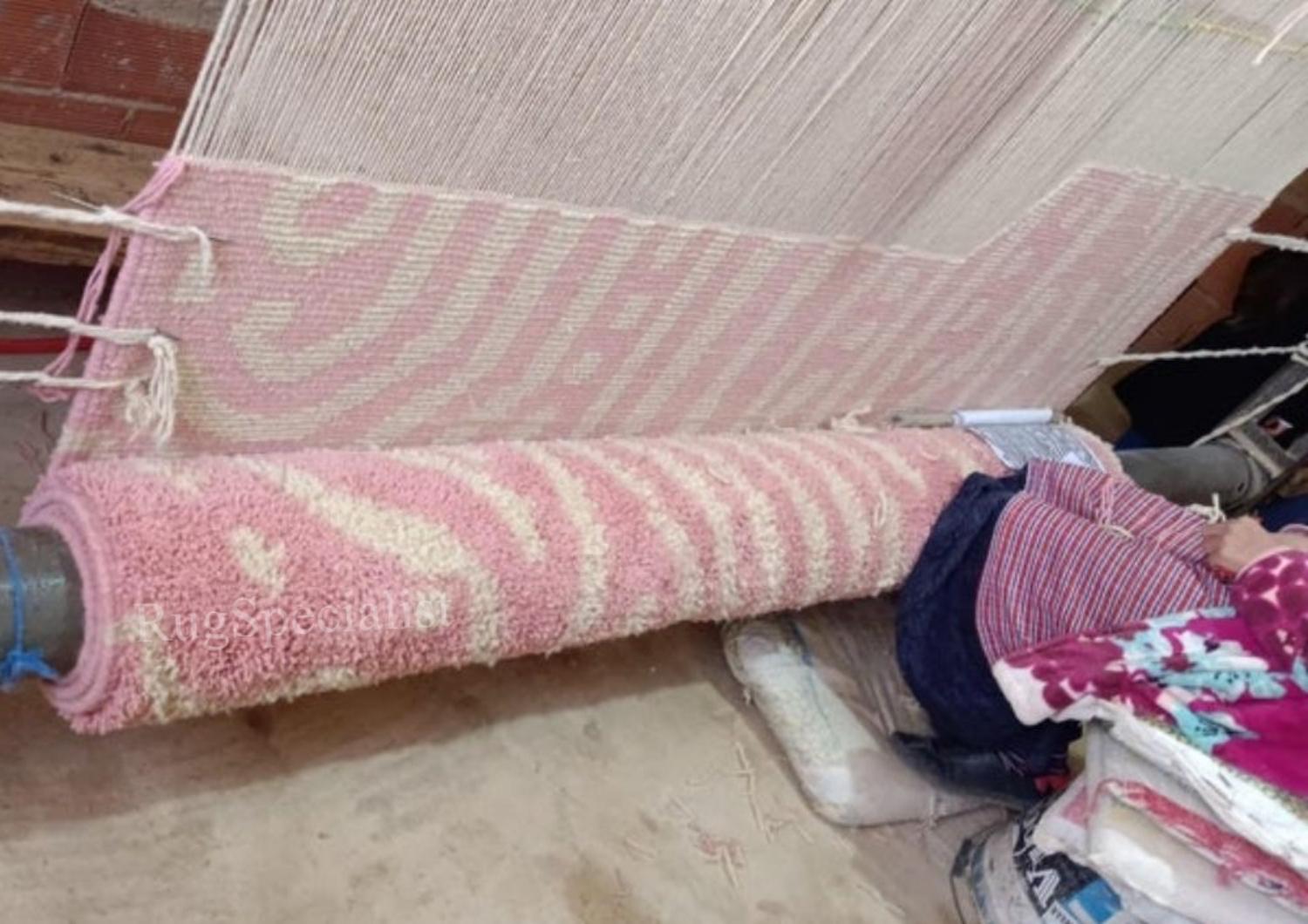 Alfombra Tulu de diseño bereber marroquí moderno Beni Ourain de 6x9 pies. Opciones personalizadas disponibles en venta 1