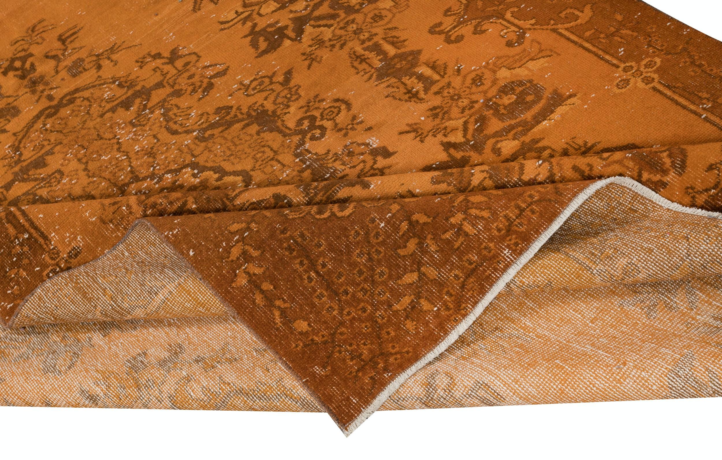 Handgefertigter 6x9 Ft Orangefarbener Teppich aus der Türkei. Dekorativer Medaillon-Design-Teppich (Moderne) im Angebot