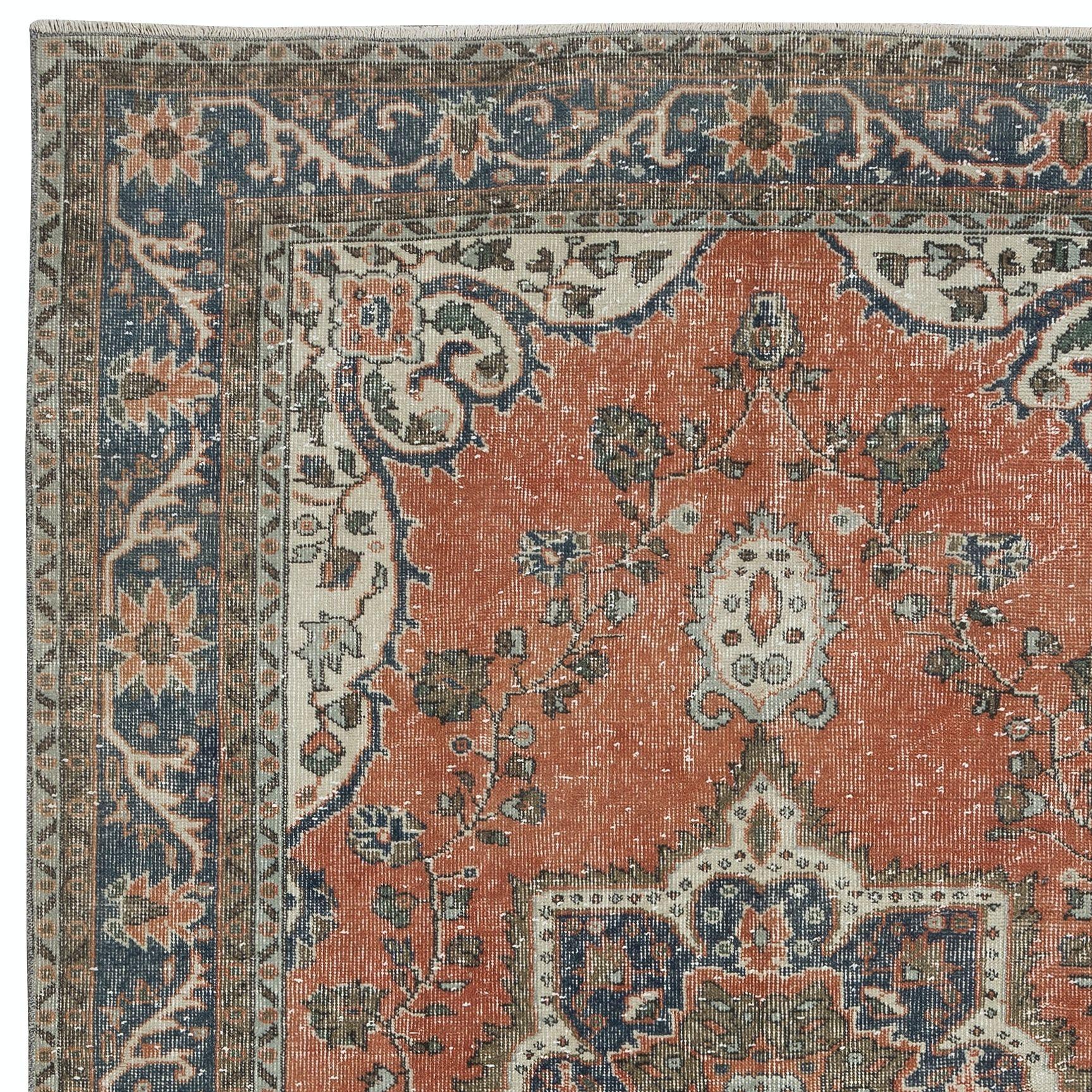Noué à la main 6x9 Ft Vintage Turkish Wool Tribal Rug, Handmade Village Carpet with Medallion (tapis de village fait à la main avec médaillon) en vente