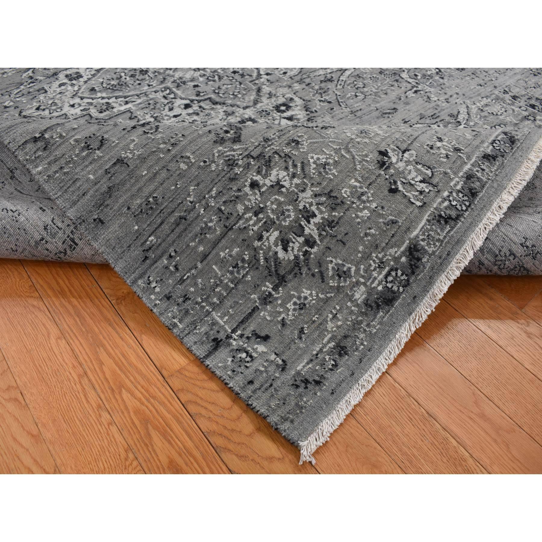 6'x9' Grau, Broken Persisch Erased Design, Seide mit Wolle Handgeknüpfter Teppich im Zustand „Neu“ im Angebot in Carlstadt, NJ