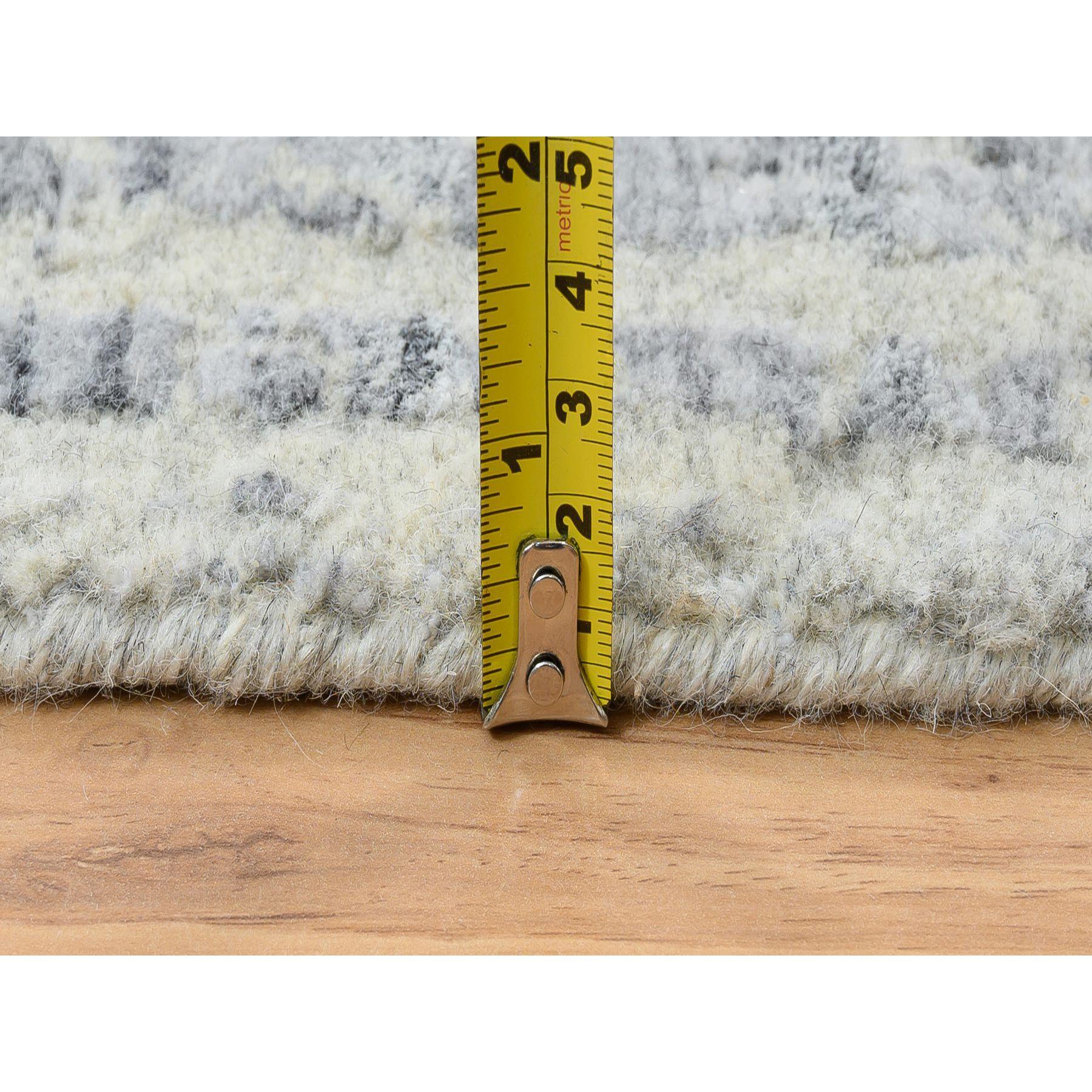 6'x9' Gris, Jacquard tissé à la main, laine et soie végétale, tapis en vente 3