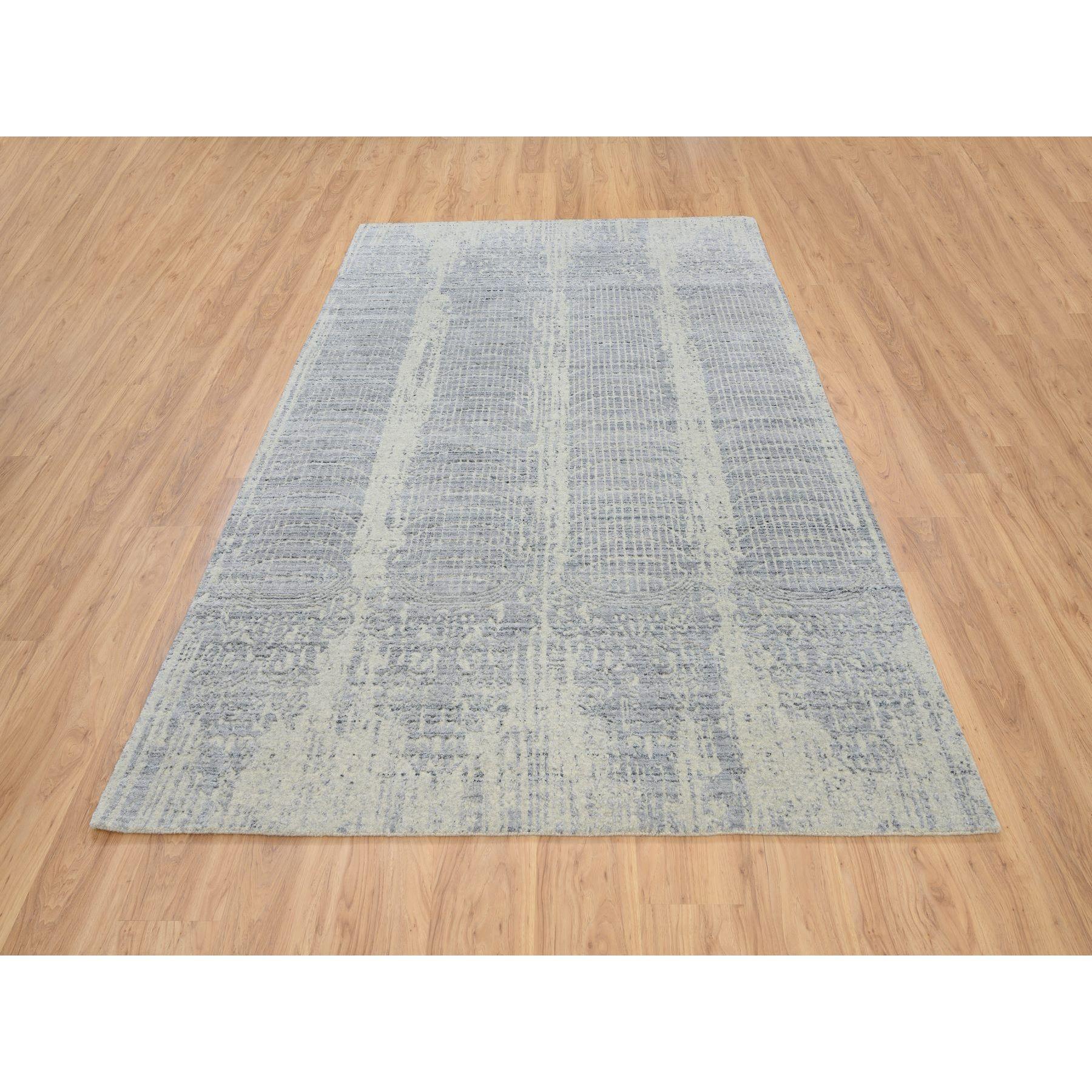 Moderne 6'x9' Gris, Jacquard tissé à la main, laine et soie végétale, tapis en vente