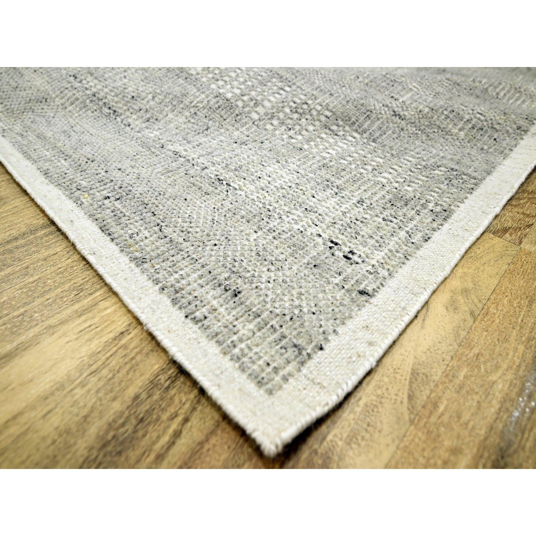 6'x9' Tappeto grigio ossidato e con disegno di erba invecchiata annodato a mano in pura lana In condizioni Nuovo in vendita a Carlstadt, NJ