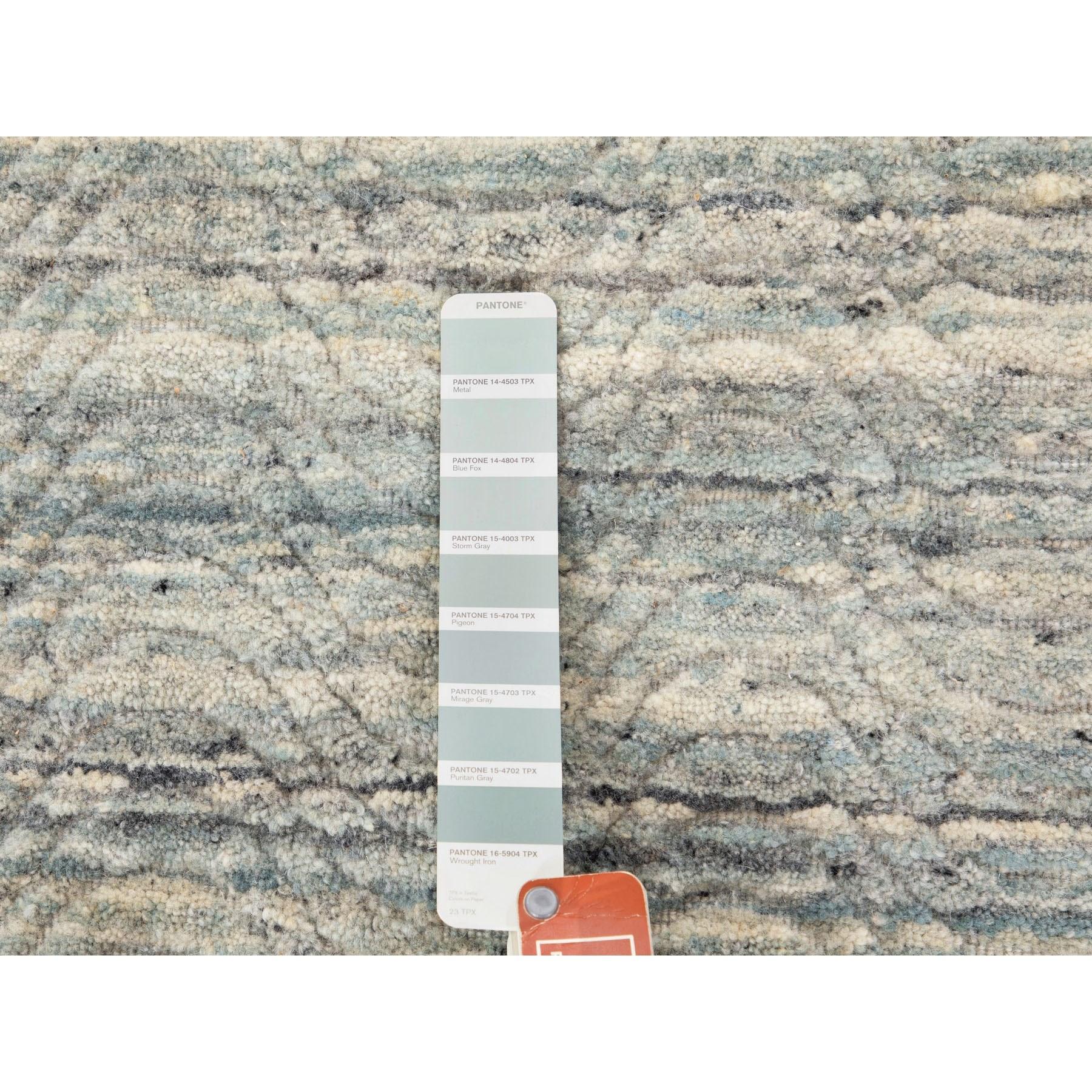 6'x9' Green Variegated Text Design Hand Loomed Pure Wool Modern Oriental Rug For Sale 2