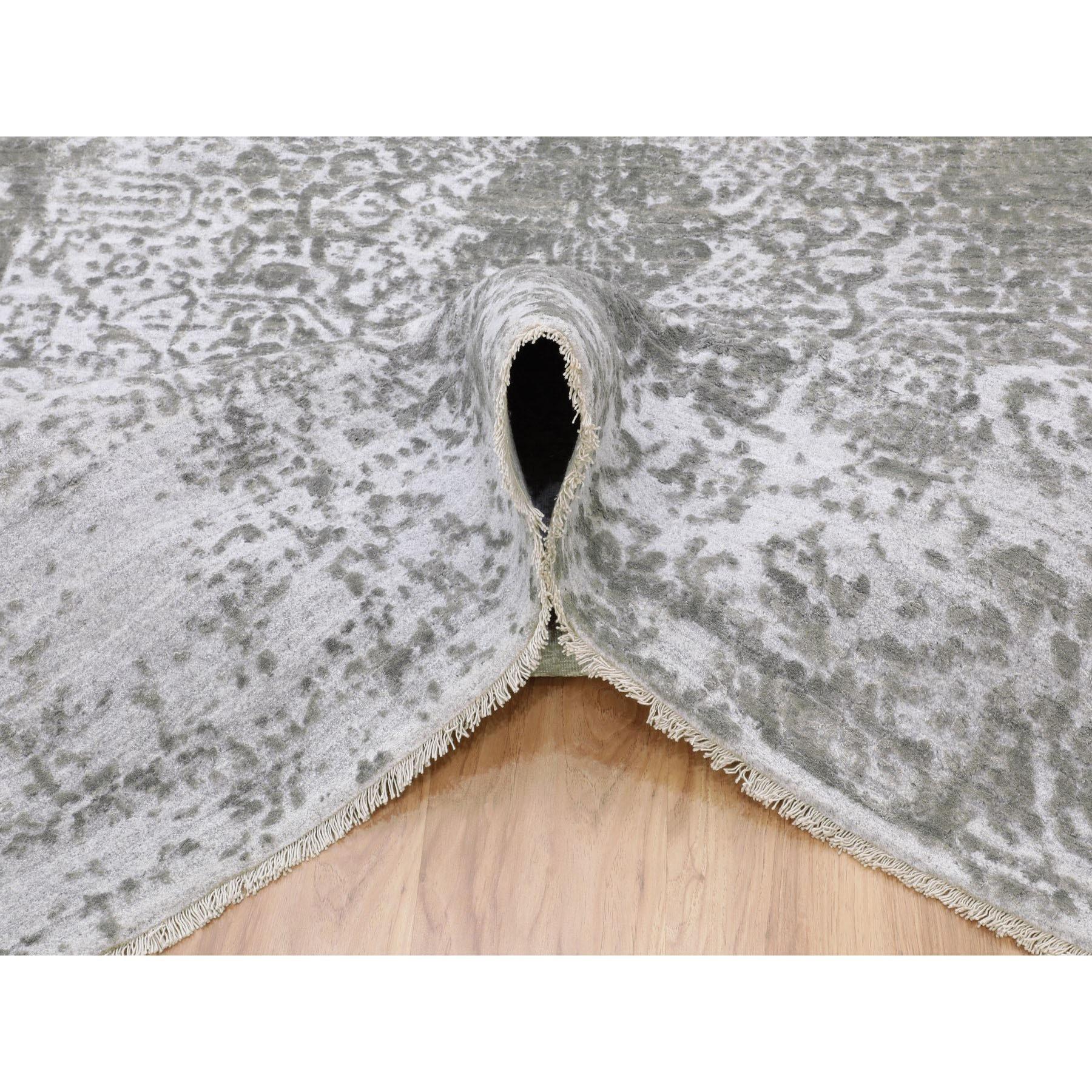 6'x9' Grauer handgeknüpfter orientalischer Teppich aus Wolle und reiner Seide in Broken-Persischem Design im Zustand „Neu“ im Angebot in Carlstadt, NJ