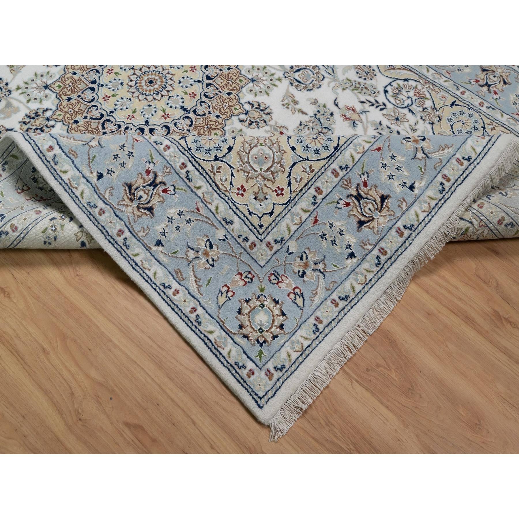 6'x9' Ivory 250 KPSI Nain Flower Design Hand Knotted Wool and Silk Soft Rug In New Condition For Sale In Carlstadt, NJ