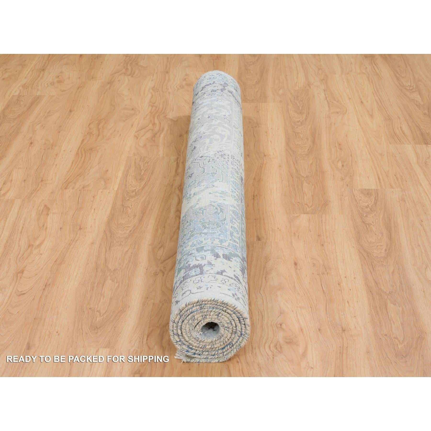 6'x9' Hellgrau, Reine Seide mit Wolle, handgeknüpft, Broken Kashan Design-Teppich im Angebot 2