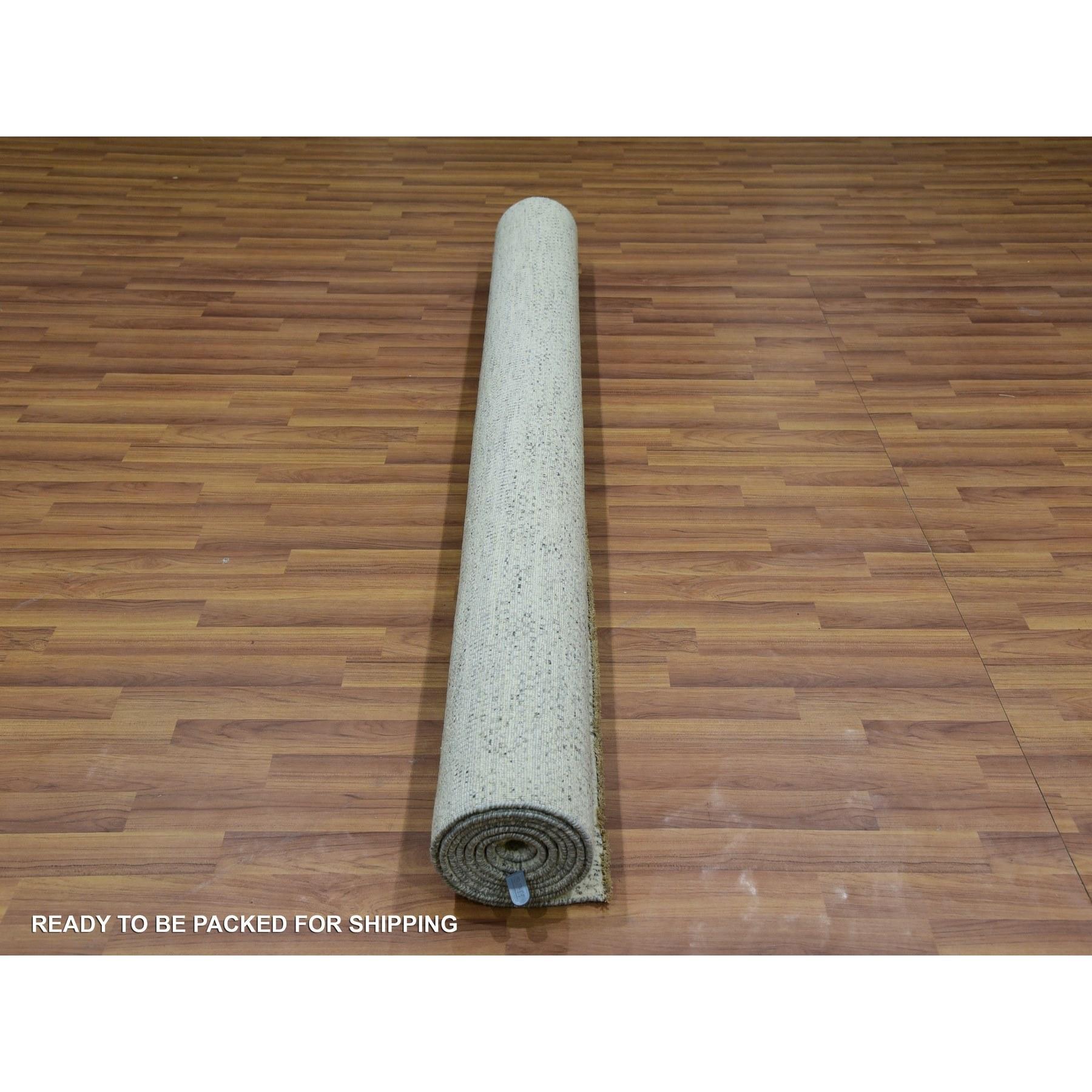 Tapis d'Orient en laine nouée à la main 6'x9' Polar Bear White Modern Grass Design en vente 1