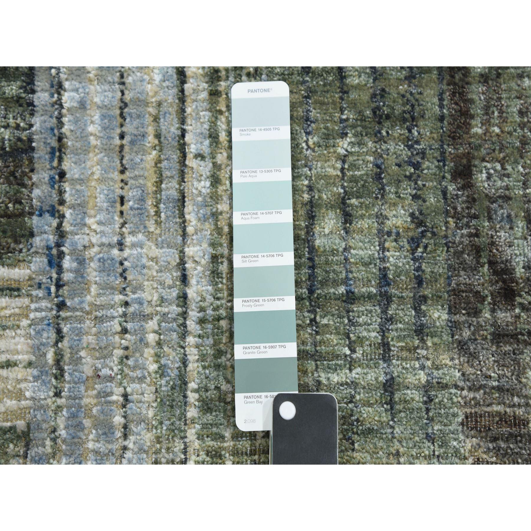 XXI secolo e contemporaneo 6'x9' THE INTERTWINED PASSAGE Tappeto orientale in lana testurizzata annodato a mano in seta in vendita