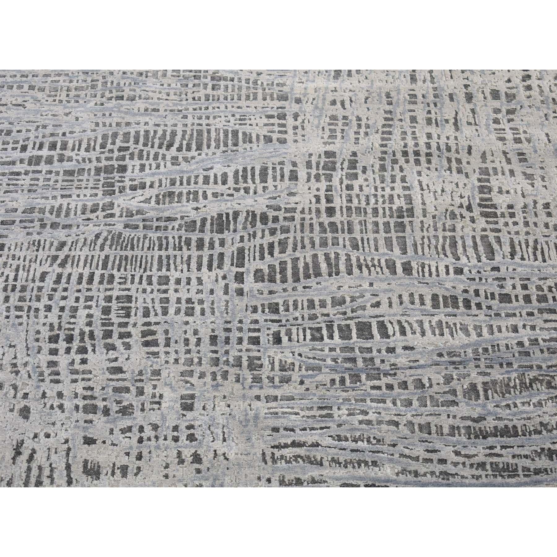 6'x9' THE LOST BRANCHES, Seide mit strukturierter Wolle, handgeknüpfter orientalischer Teppich (21. Jahrhundert und zeitgenössisch) im Angebot