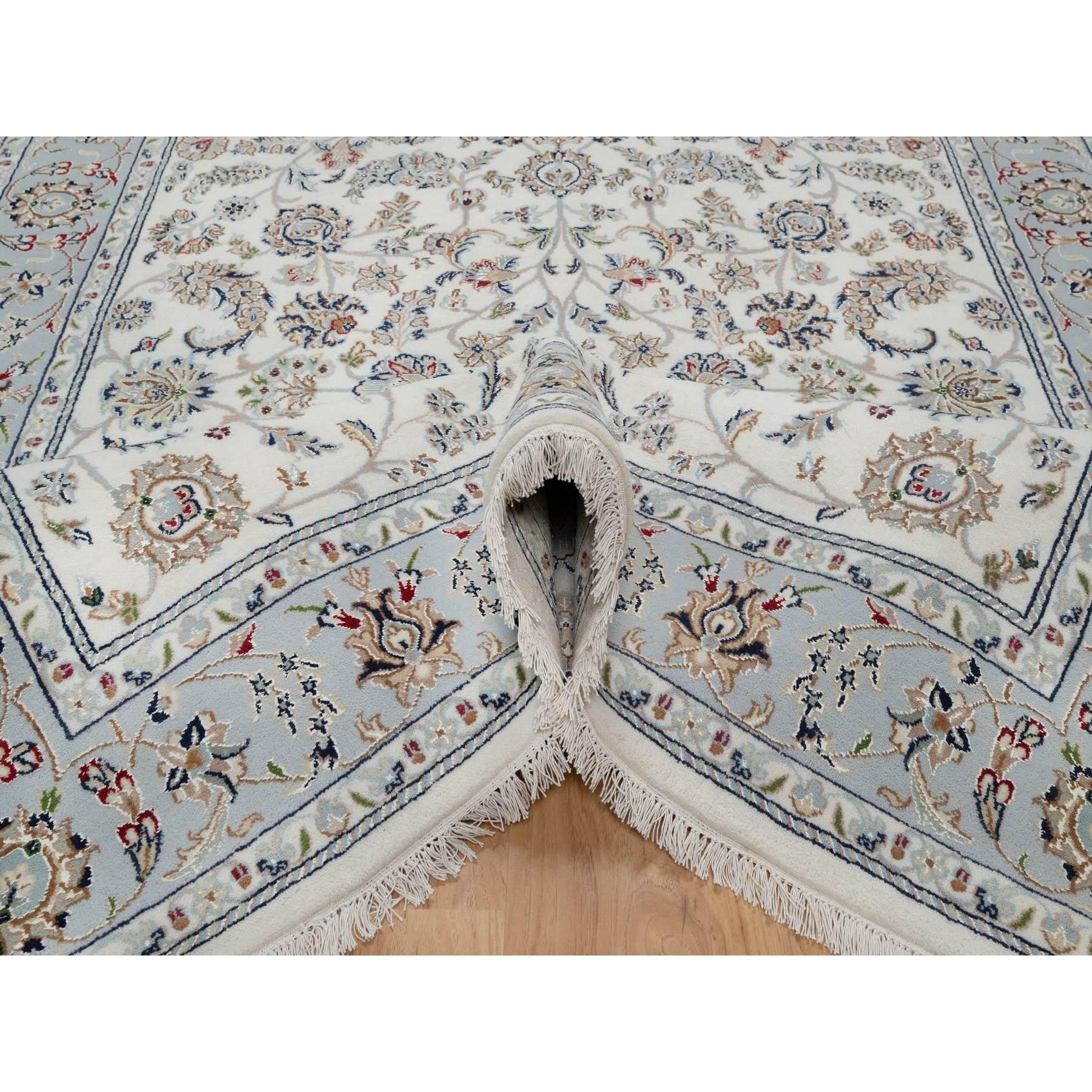 6'x9' White Nain with All Over Flower Design Wool and Silk Hand Knotted Rug In New Condition For Sale In Carlstadt, NJ