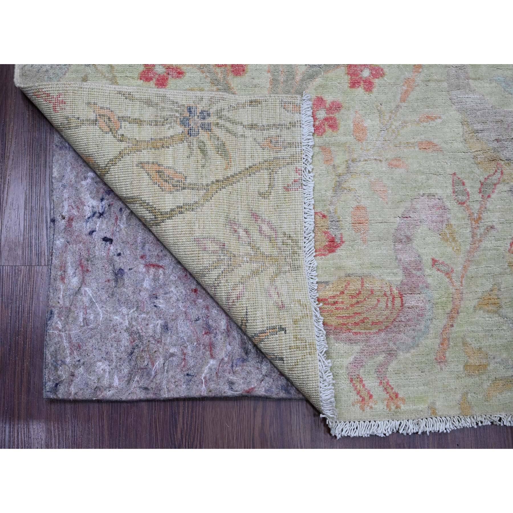 Verde pistacho, Peshawar afgano con diseño de aves del paraíso, tintes naturales, anudada a mano, lana suave, alfombra oriental
Materiales primarios: Lana
Látex: Sin pelo 
altura: 0,25 Pulgadas
Estilo: Transicional
Color principal: Verde
Colores