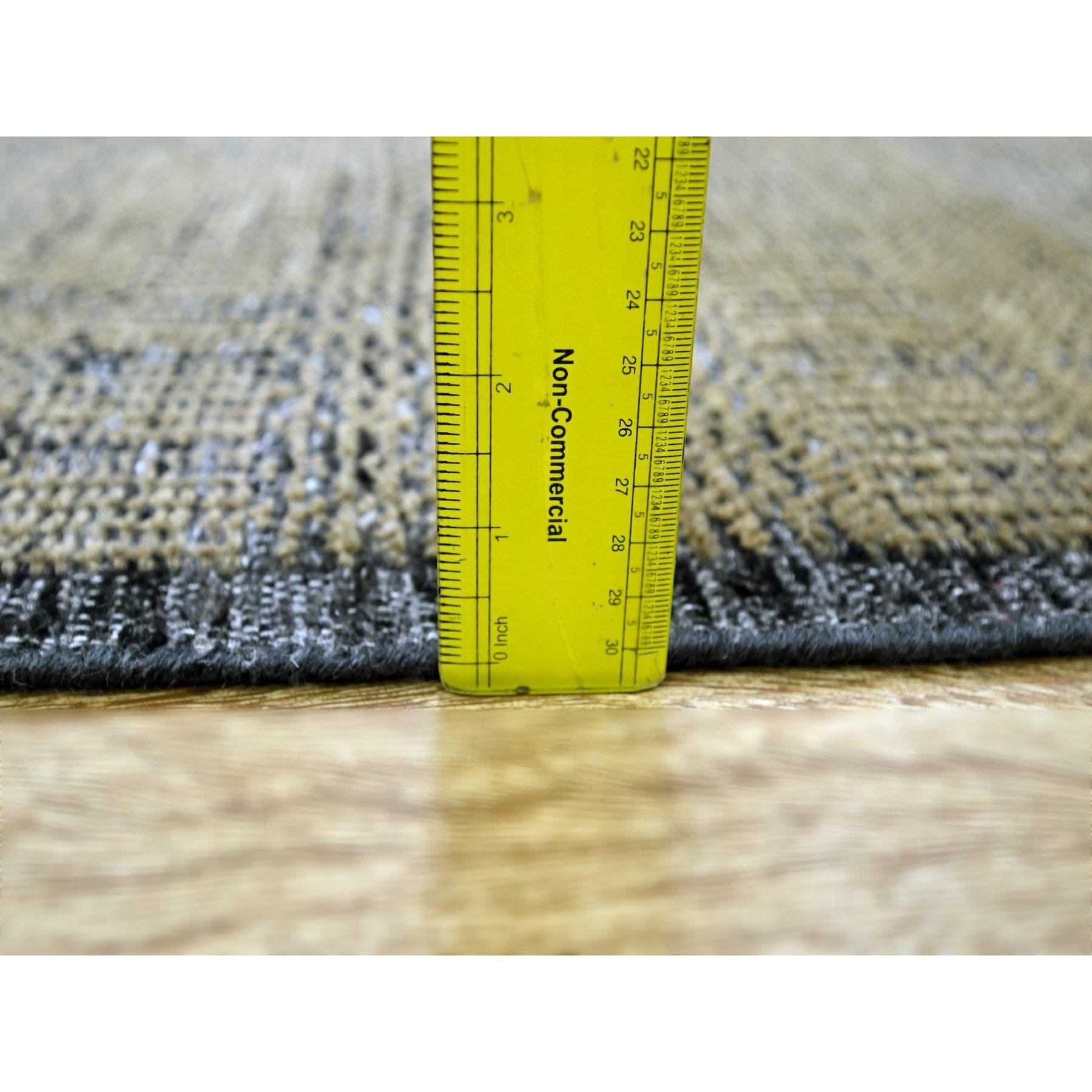 Tapis d'Orient en laine nouée à la main 6'x9'2