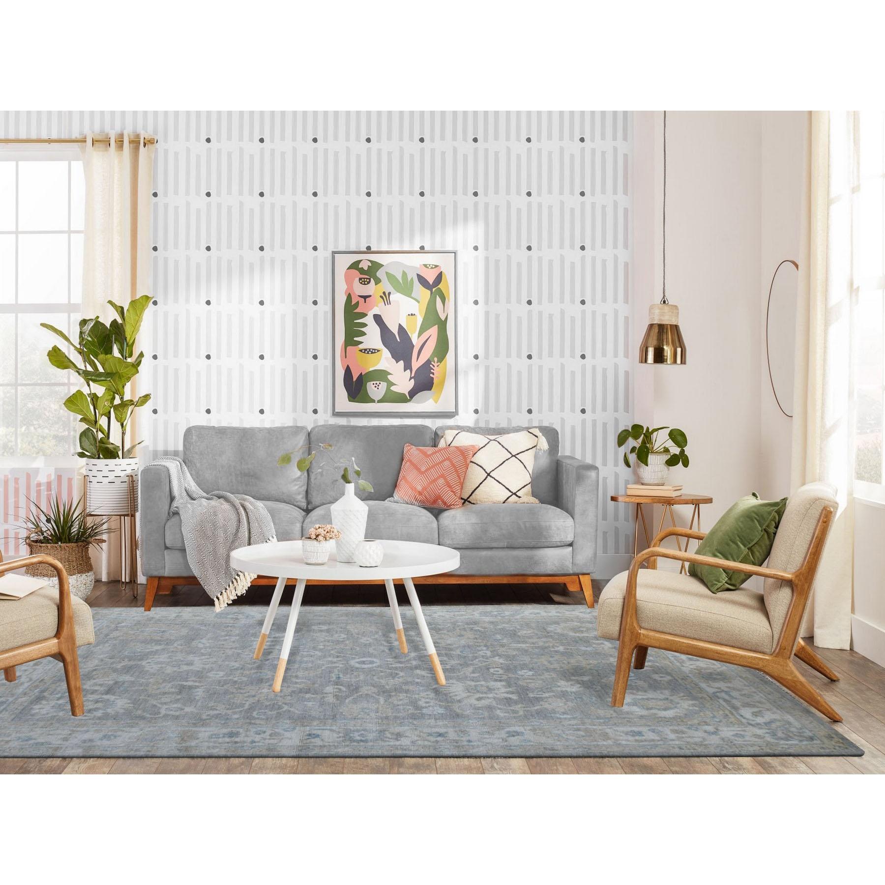 Il s'agit d'un véritable tapis d'Orient en laine extra douce Angora Oushak gris délavé avec un design all over, noué à la main. Il a été noué pendant des mois et des mois selon des techniques de tissage séculaires par des artisans experts.
Matières