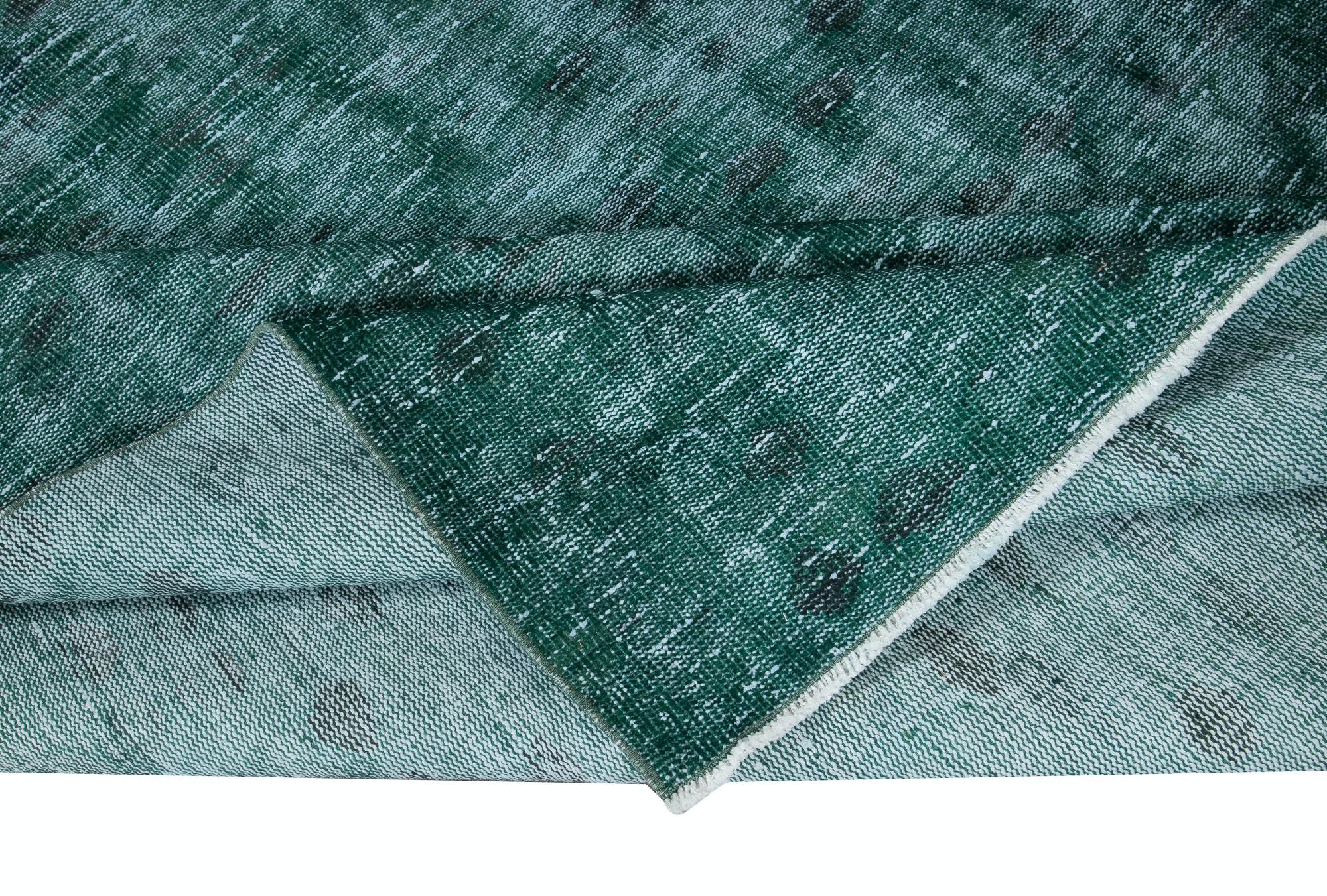 Modern 6x9.2 Ft Hand-Made Turkish Area Rug in Green, Contemporary Wool Upcycled Carpet For Sale