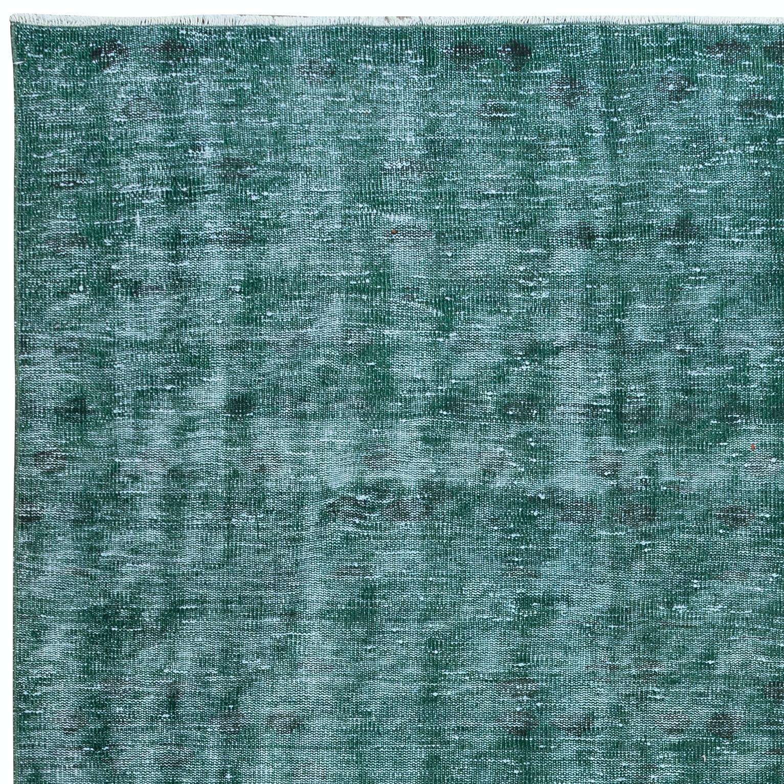Turc 6x9.2 Ft Handmade Shabby Chic Rug in Solid Green, Modern Turkish Carpet (tapis turc moderne) en vente