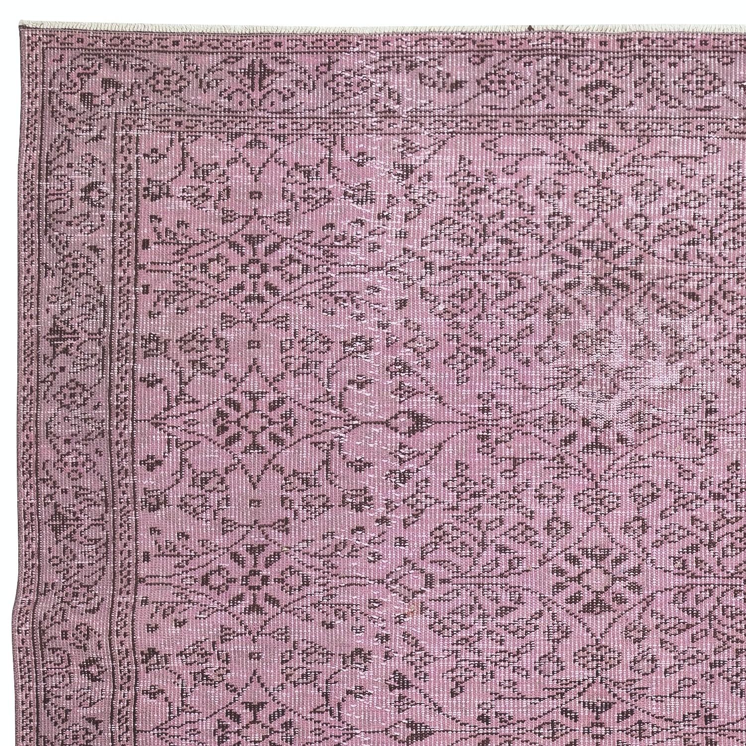 Turco Tappeto a motivi floreali vintage 6x9.2 Ft tinto in rosa per interni moderni in vendita