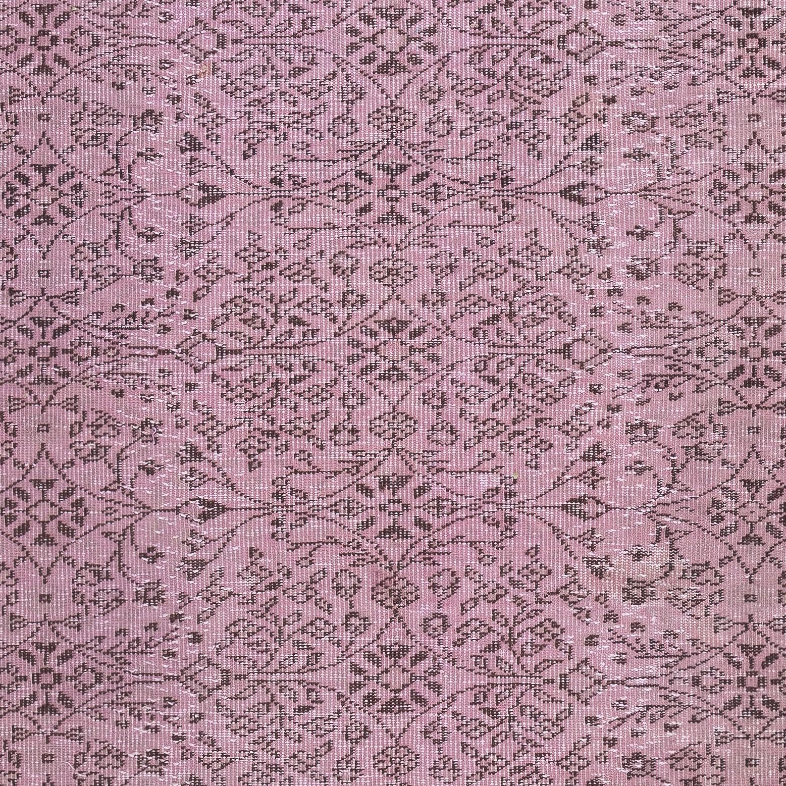 Annodato a mano Tappeto a motivi floreali vintage 6x9.2 Ft tinto in rosa per interni moderni in vendita