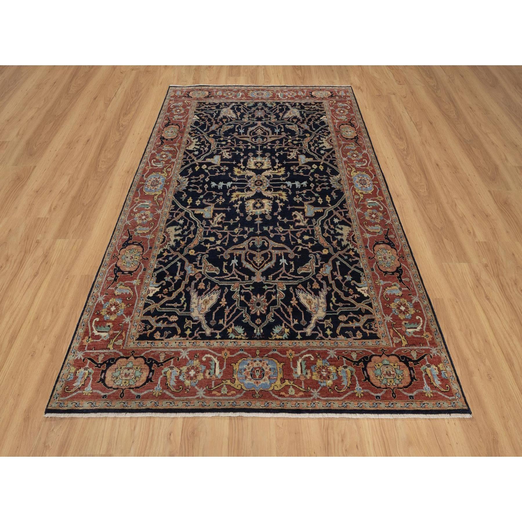 Braves Azul Marino, Anudada a Mano, Lana de Nueva Zelanda Hilada a Mano, Pelo Suave, Tintes Vegetales, Recreación Heriz Antigua, Diseño Integral, Alfombra Oriental
Materiales primarios: Lana
Látex: Sin pelo 
altura: 0,25 Pulgadas
Estilo: