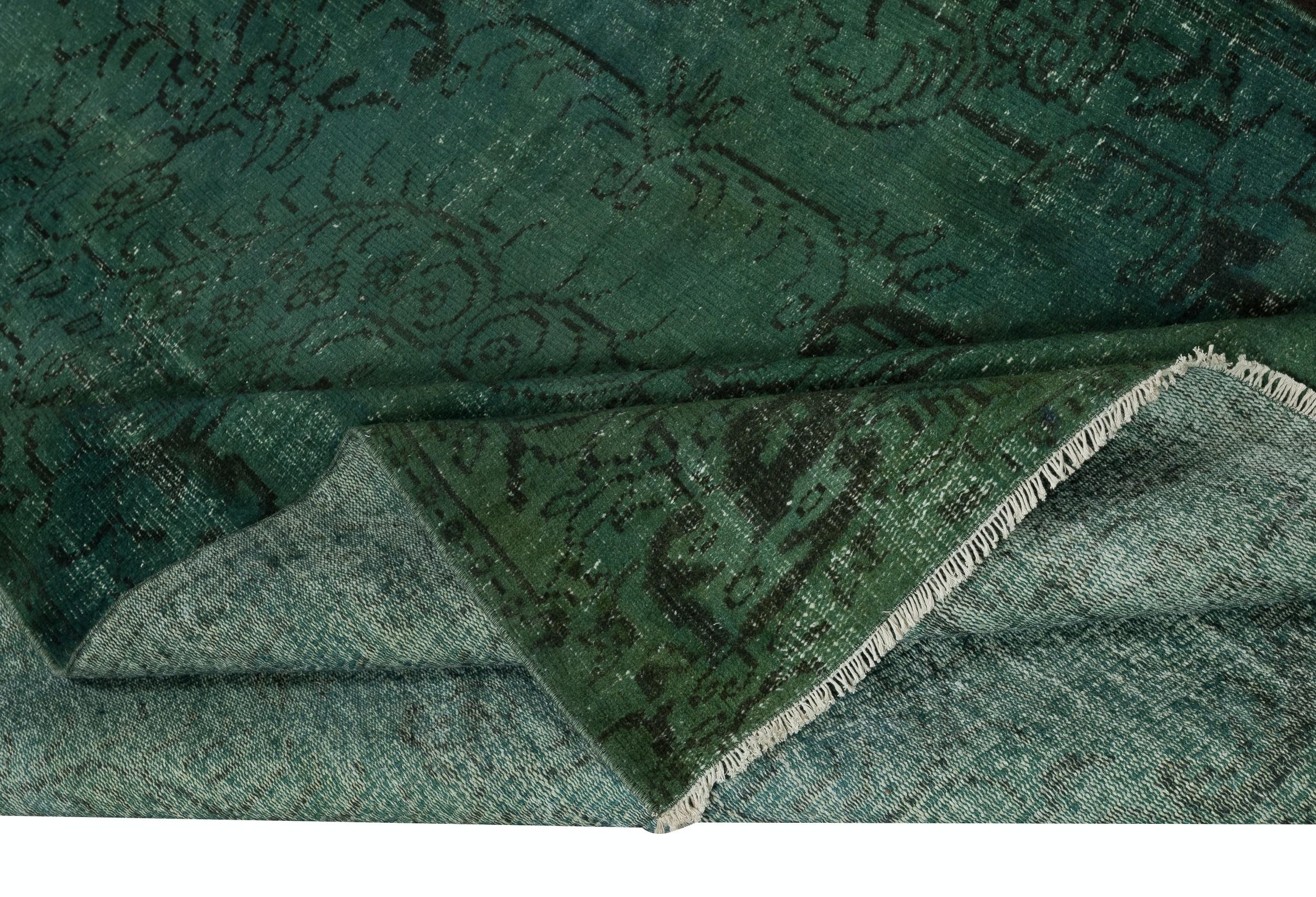 Hand-Knotted 6x9.4 Ft Modern Hand Knotted Turkish Wool Area Rug in Dark Green Color