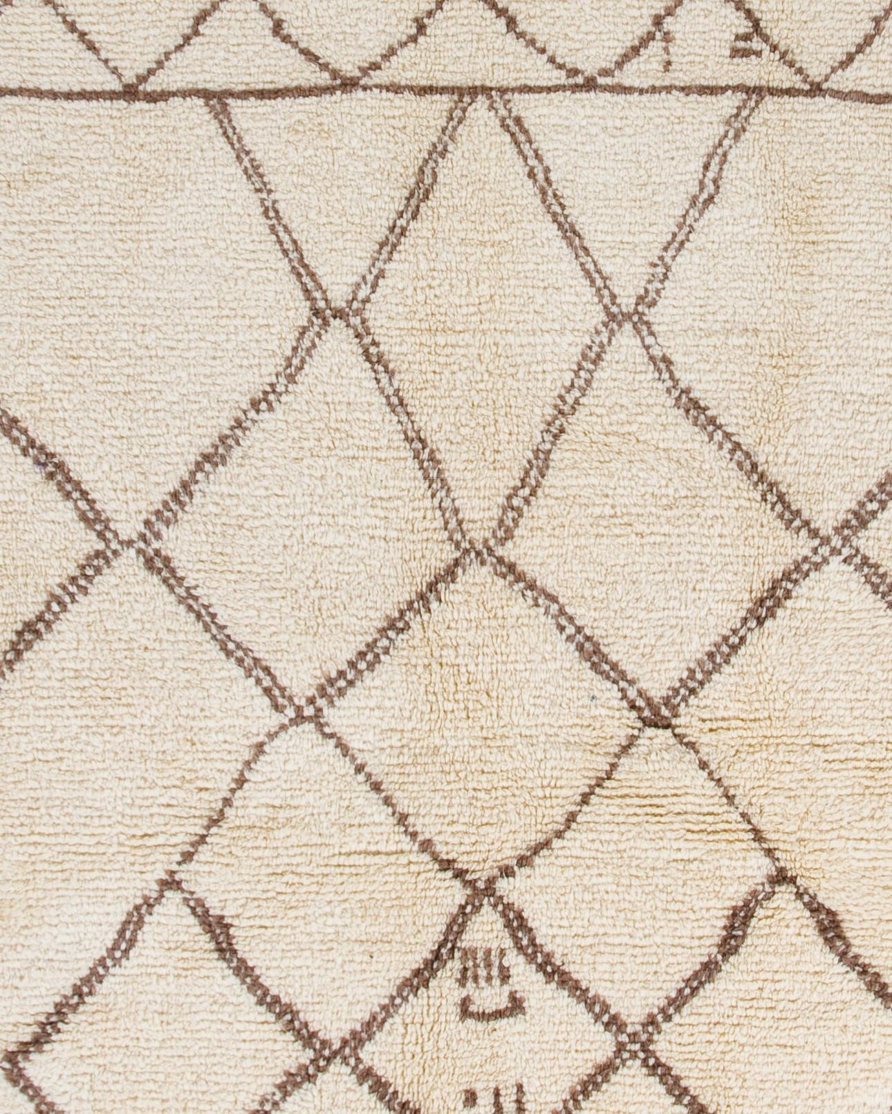 6x9,4 Fuß Marokkanischer Berber Tulu-Teppich aus natürlicher Wolle. Kundenspezifische Optionen verfügbar im Zustand „Neu“ im Angebot in Philadelphia, PA