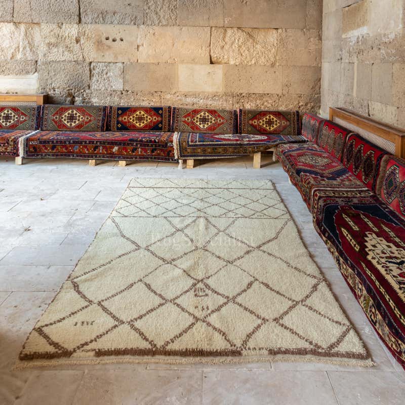 Vintage Moroccan 5.5x8 FT Rug Unique Wool Handmade Boho Vintage Moroccan 5.5x8 FT Rug Unique Wool Handmade Boho