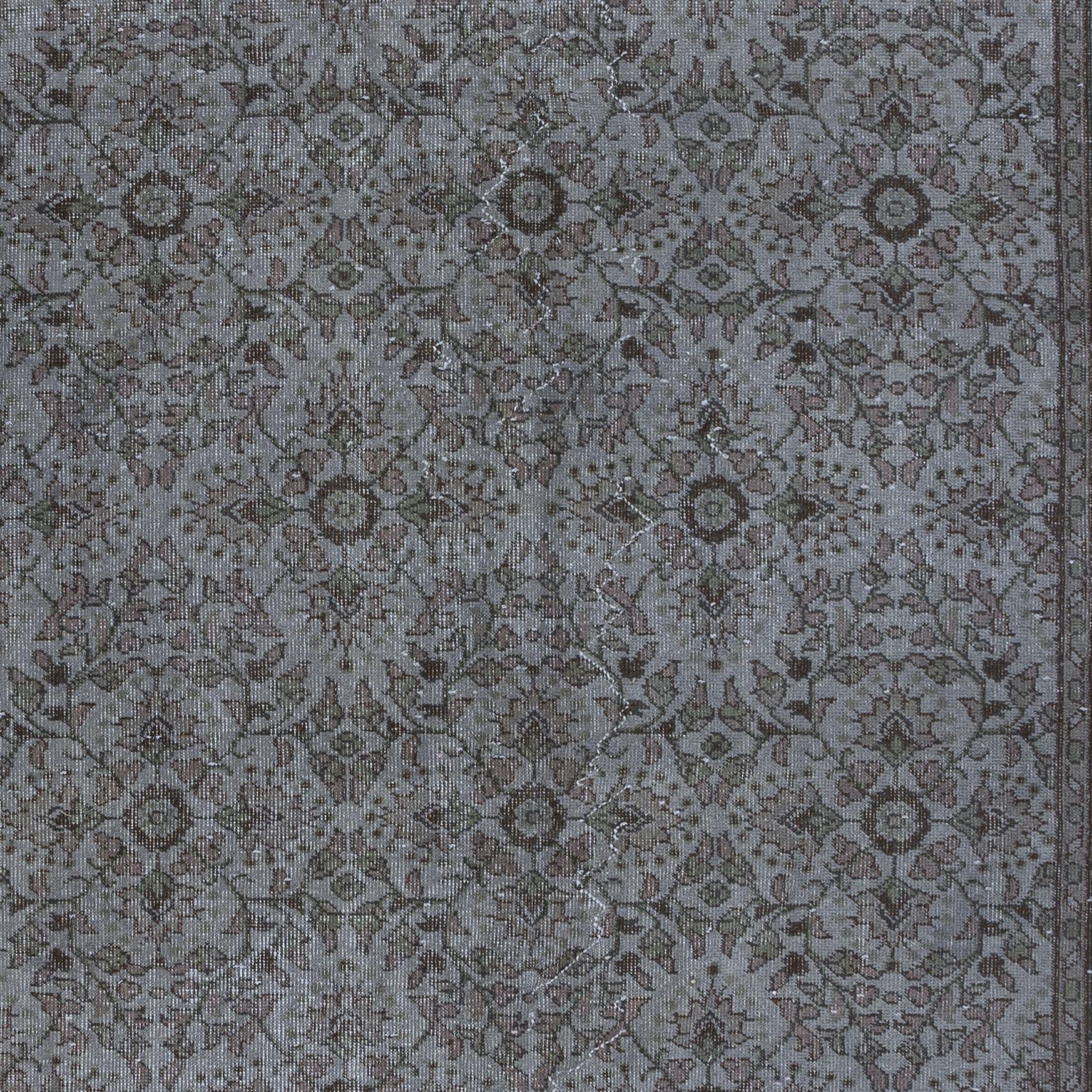 6x9.4 Ft Upcycled Handmade Area Rug in Gray, Contemporary Turkish Carpet In Good Condition For Sale In Philadelphia, PA