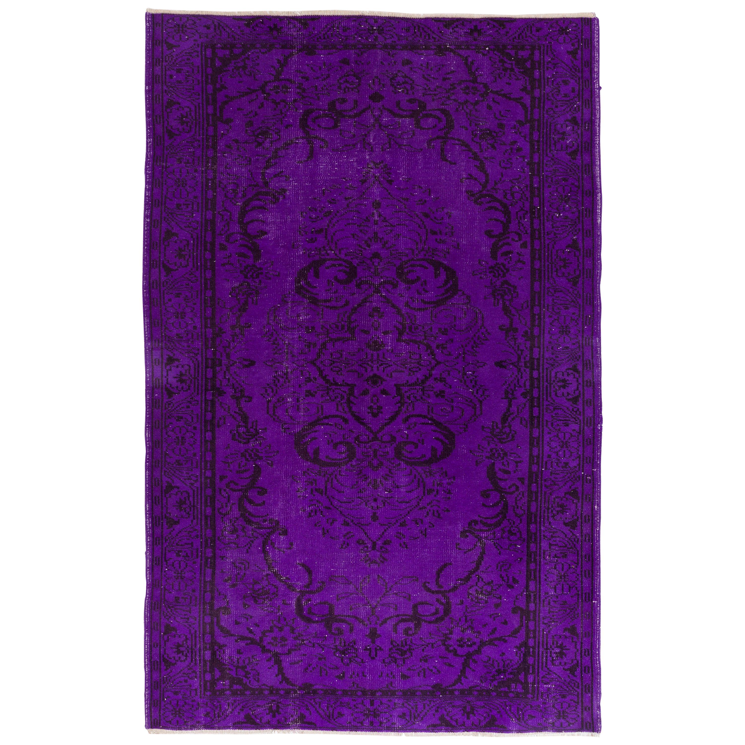 Tappeto vintage fatto a mano 6x9.4 Ft con design a medaglione sovra-tinto in viola