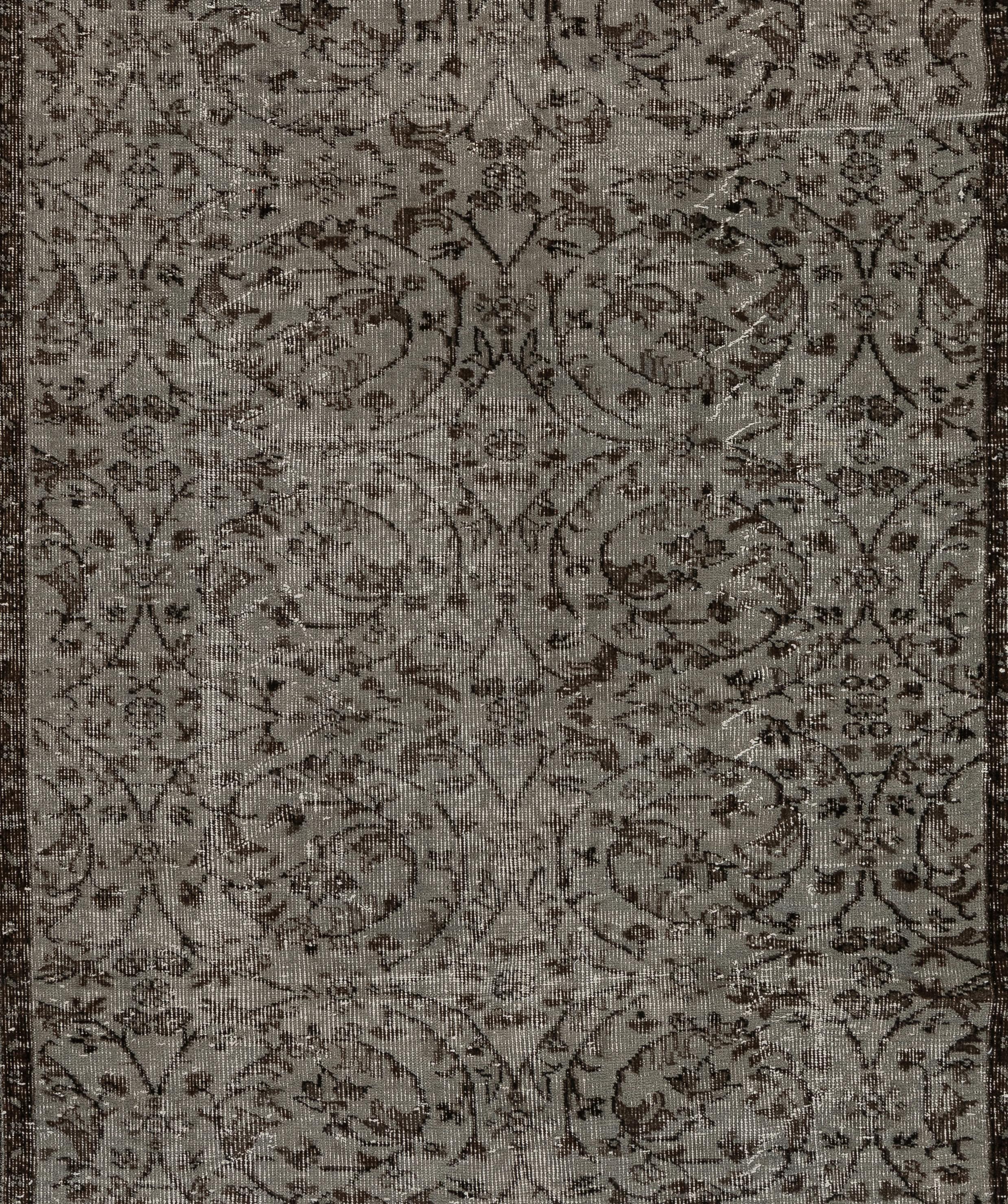 Turkish 5.9x9.5 Ft Vintage Floral Motif Handmade Area Rug in Gray. Anatolian Wool Carpet For Sale