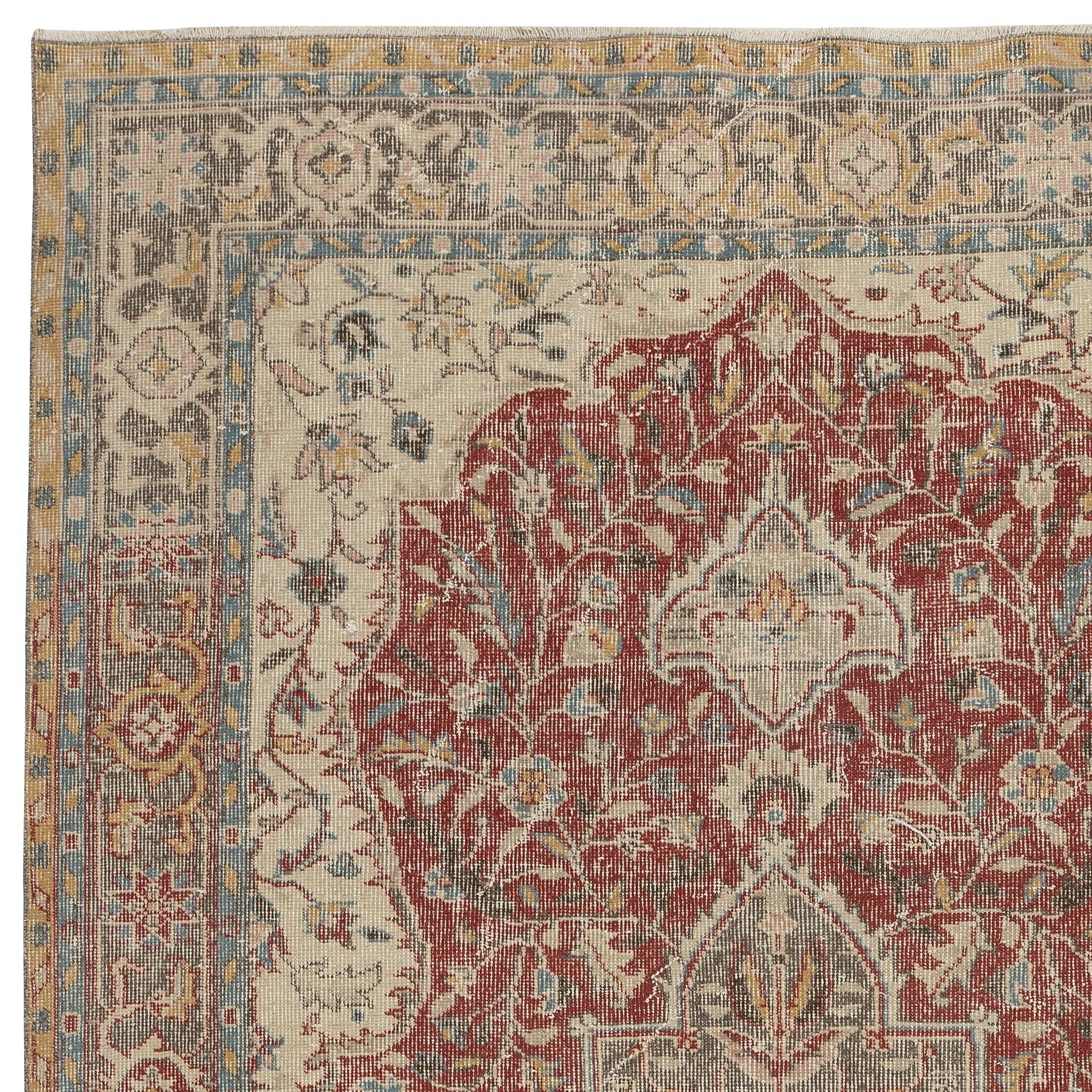 6x9.6 Ft Vintage Türkisch Rot Teppich. Handgeknüpfter Wollteppich mit Medaillon-Design (Mitte des 20. Jahrhunderts) im Angebot