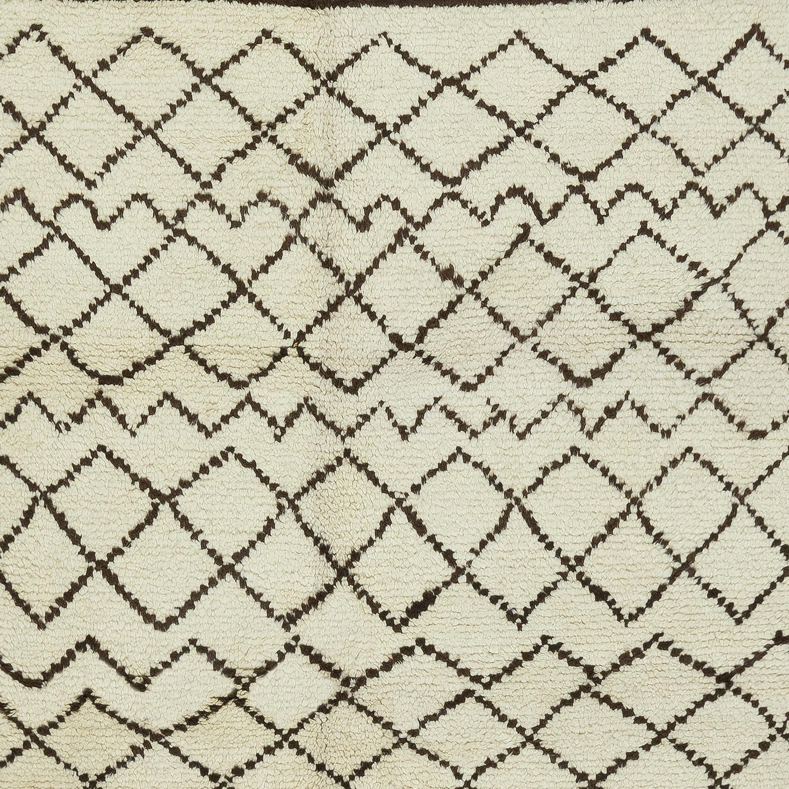 6x9.7 Ft Contemporary Handmade Moroccan Tulu Rug Made of Natural Undyed Wool In New Condition For Sale In Spring Valley, NY