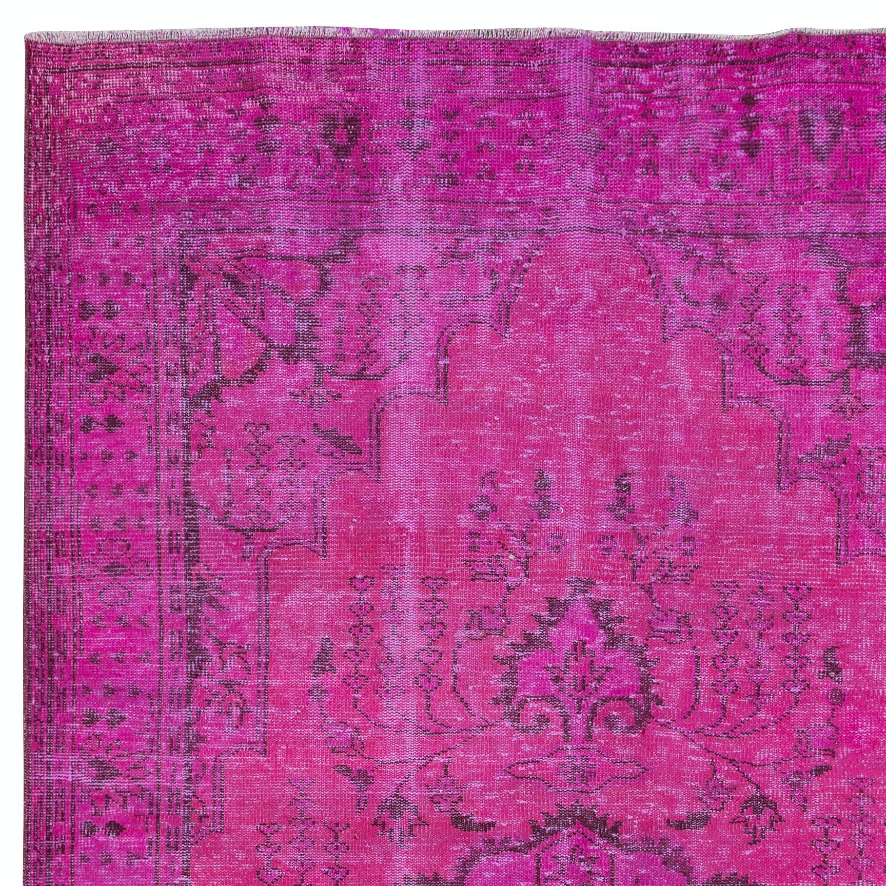 6x9.7 Ft Hand-Made Turkish Area Rug in Pink, Modern Wool and Cotton Carpet In Good Condition For Sale In Philadelphia, PA