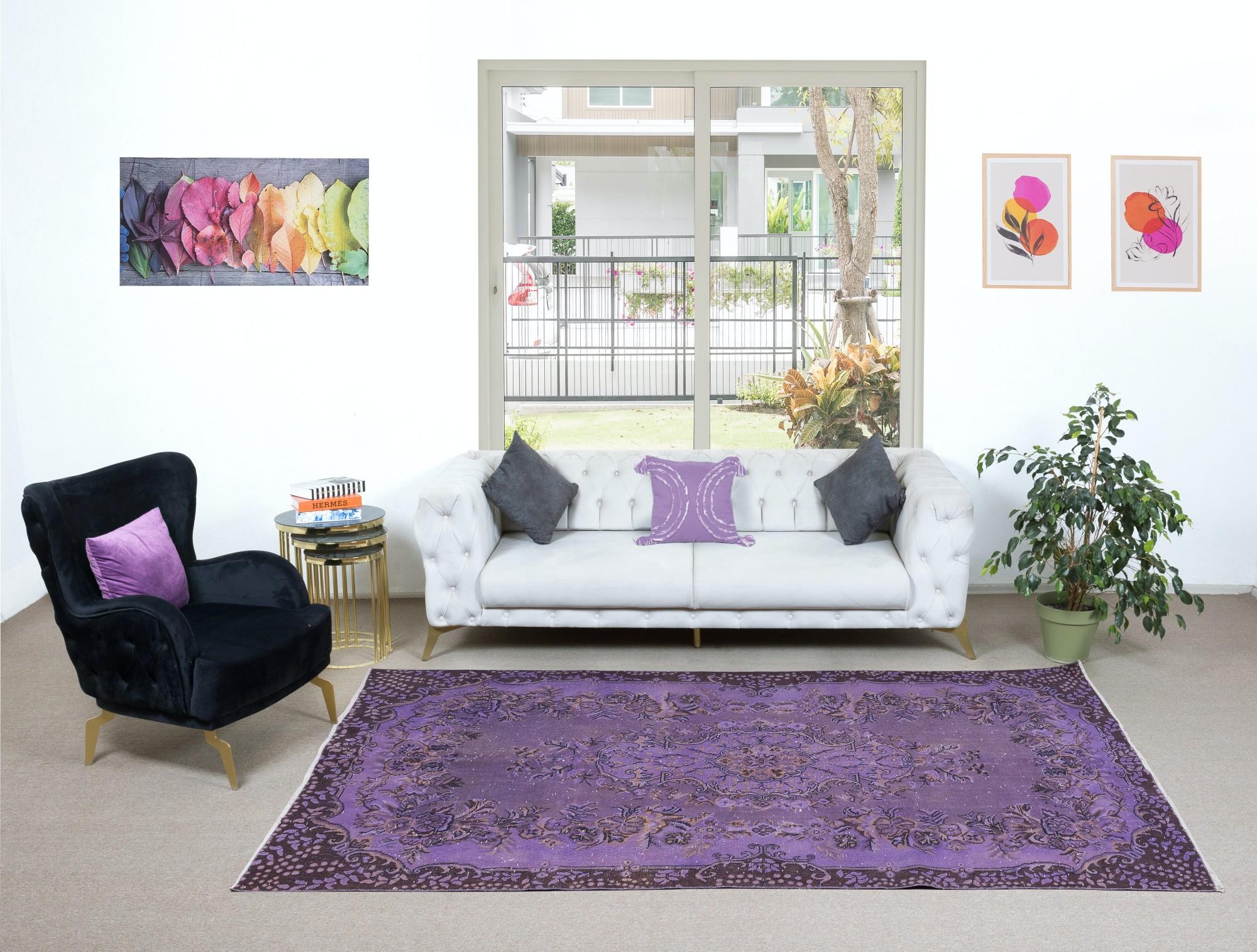 20th Century 6x9.7 Ft Modern Handmade Turkish Rug with Orchid Purple Field & Medallion Design For Sale