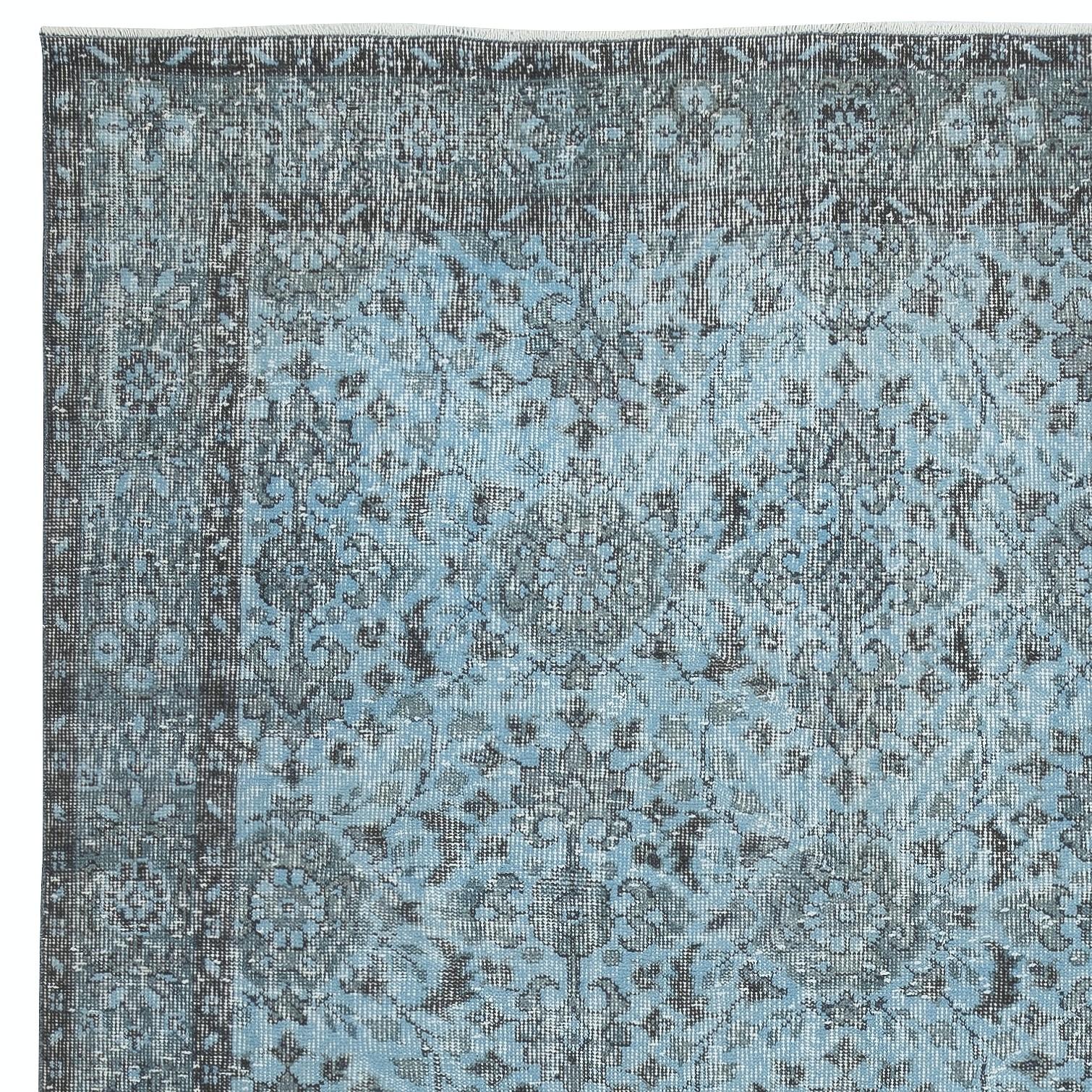 6x9,8 Ft Moderner geblümt gemusterter Teppich in Blau, handgeknüpft in der Türkei (Handgeknüpft) im Angebot