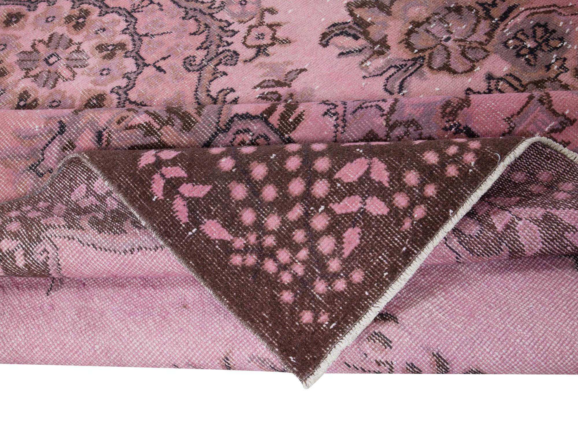 Turc 6x9.8 Ft Pink Area Rug for Modern Interiors, Handmade Turkish Carpet (tapis turc fait à la main) en vente