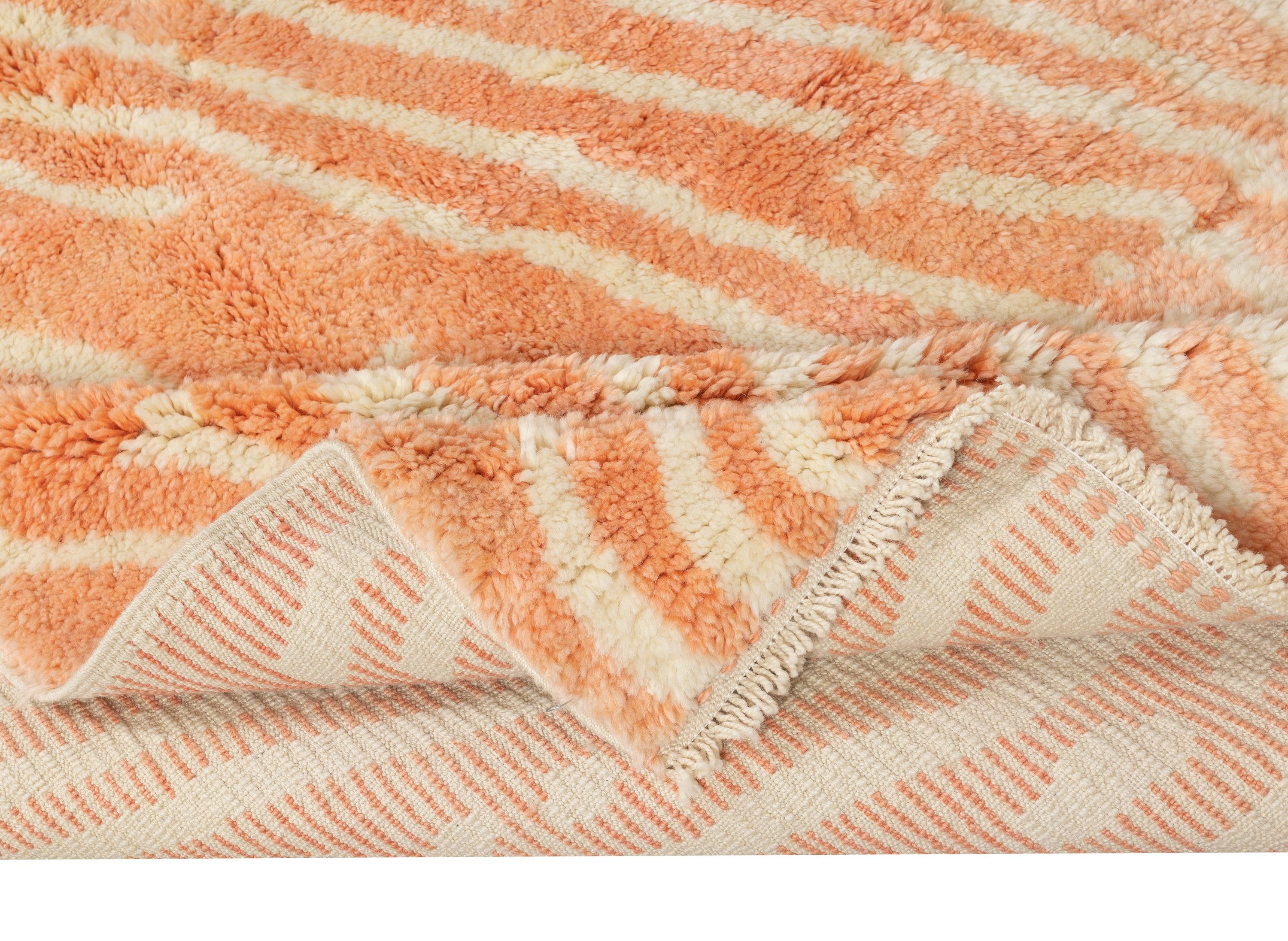 6x9ft Moderner marokkanischer Berber-Teppich im Beni Ourain-Design Tulu. Benutzerdefinierte Optionen sind verfügbar. (Türkisch) im Angebot