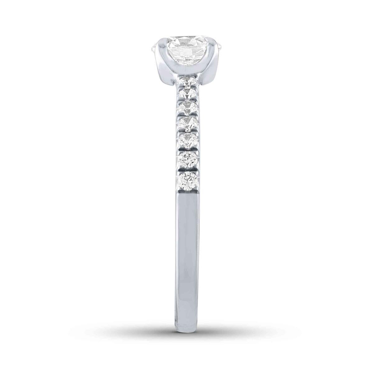 Women's 7/8 Carat TW Diamond Engagement Ring For Sale