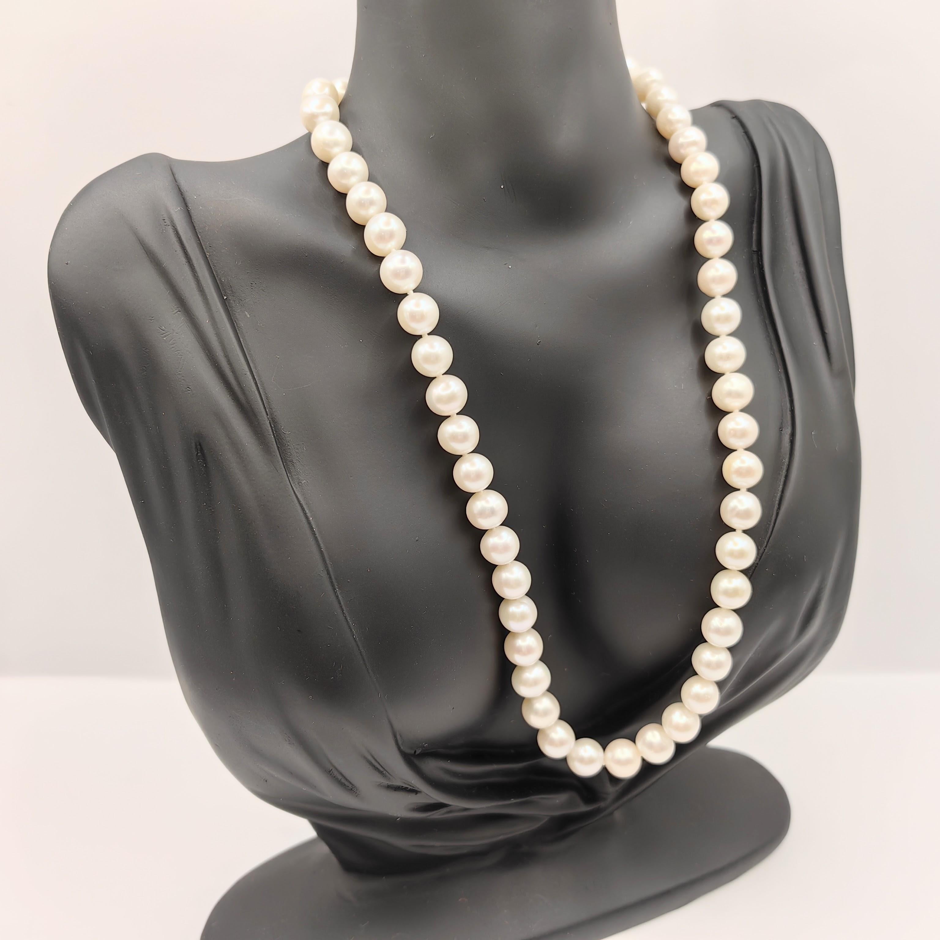 7-8mm White Round Pearl Necklace with 18K Gold Clasp For Sale 2