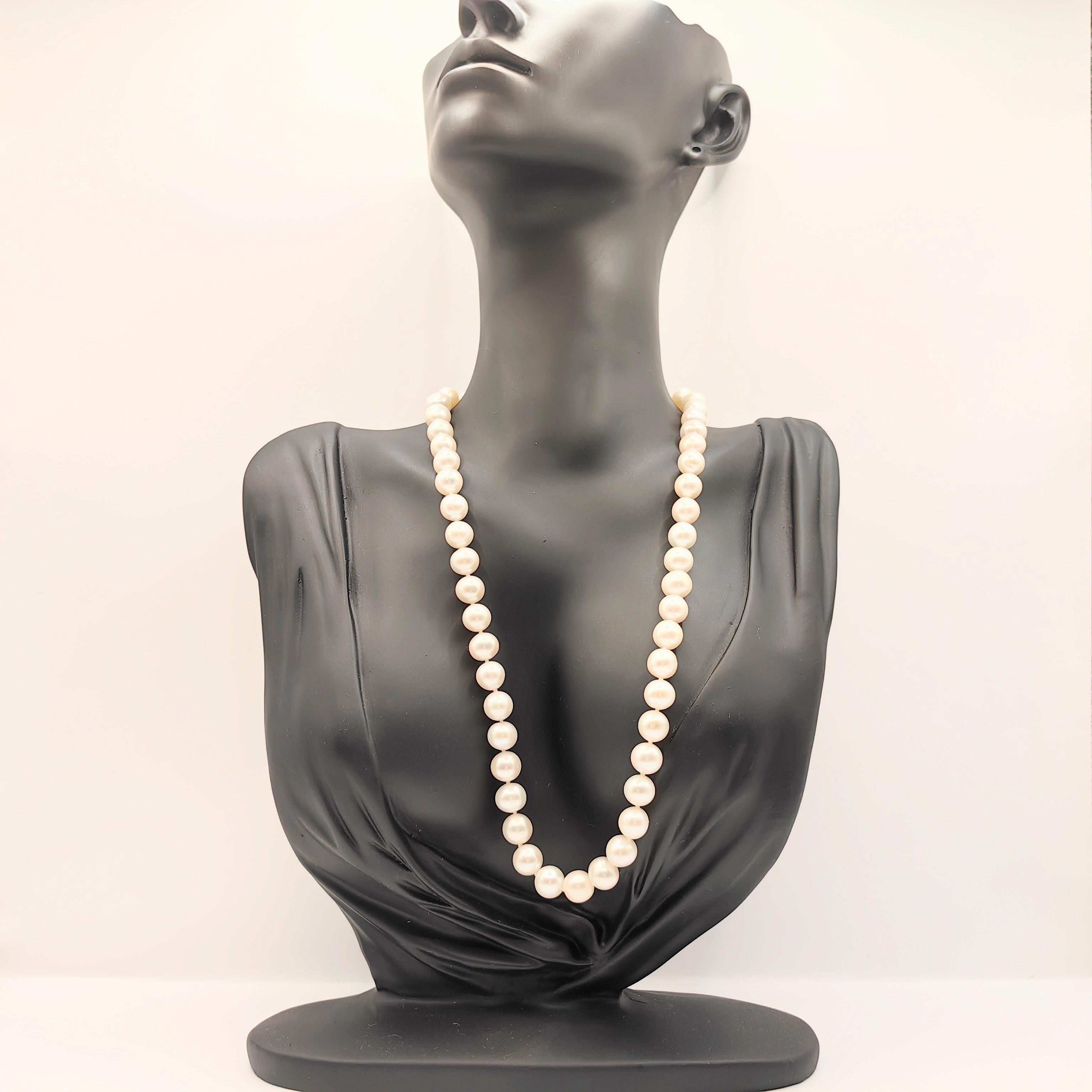 7-8mm White Round Pearl Necklace with 18K Gold Clasp For Sale 3