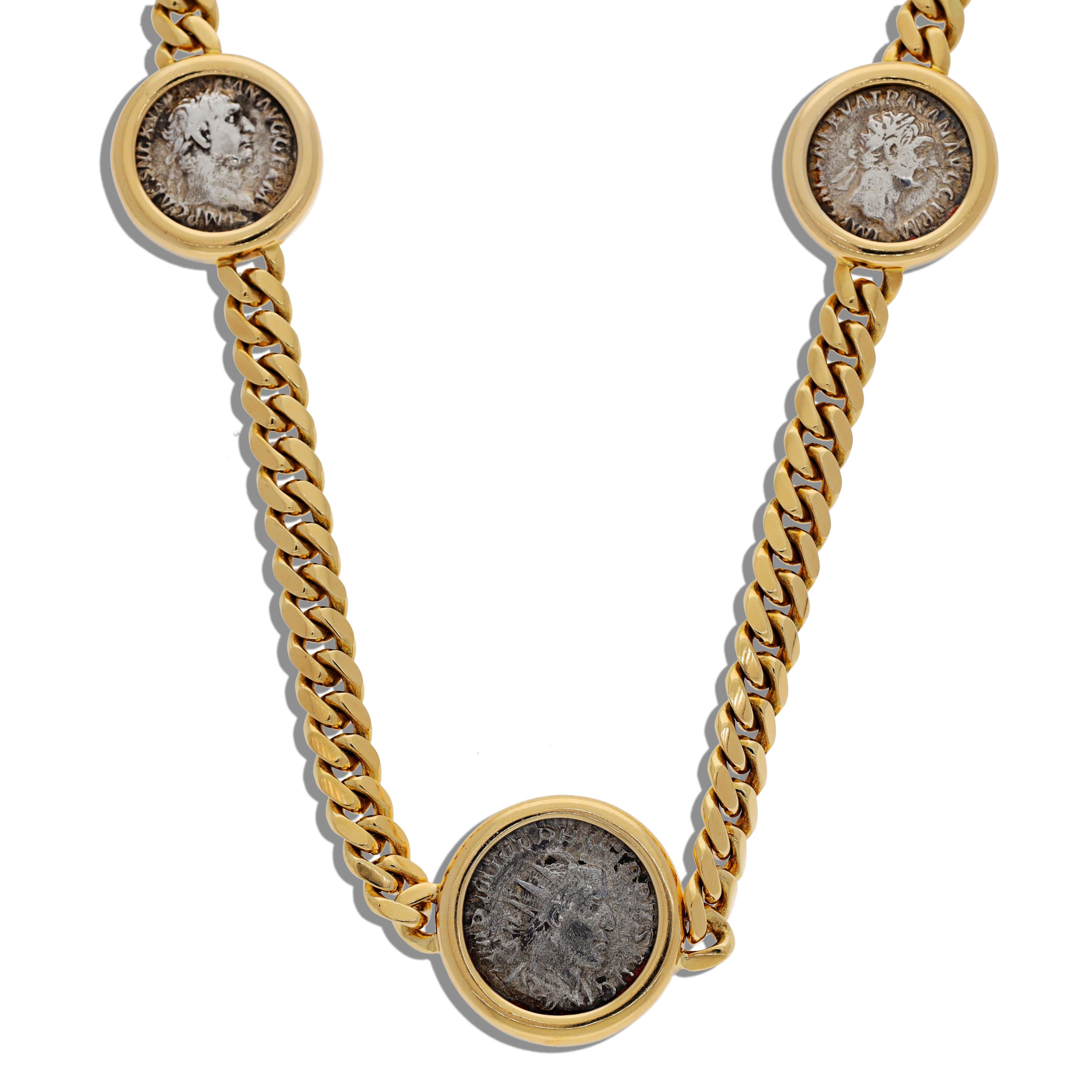 Collier Monete de 7 pièces anciennes Excellent état - En vente à New York, NY