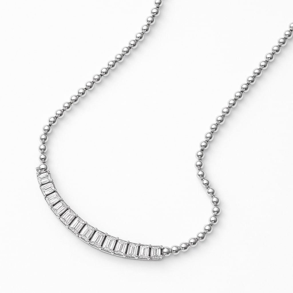 Taille ronde Collier à chaîne ronde 18K avec baguette de 7 carats en vente