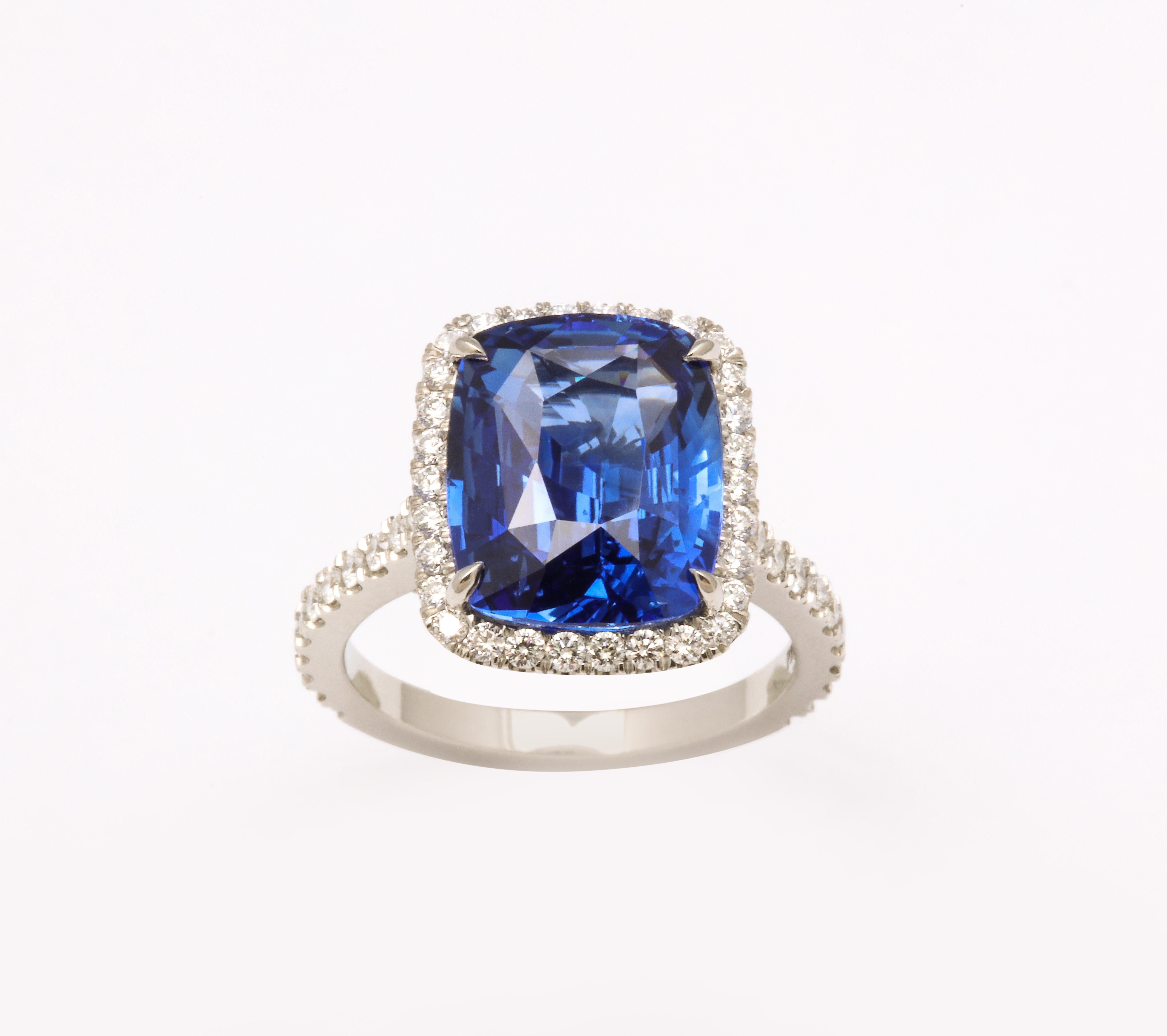 7 Carat Blue Sapphire and Diamond Ring In New Condition In New York, NY