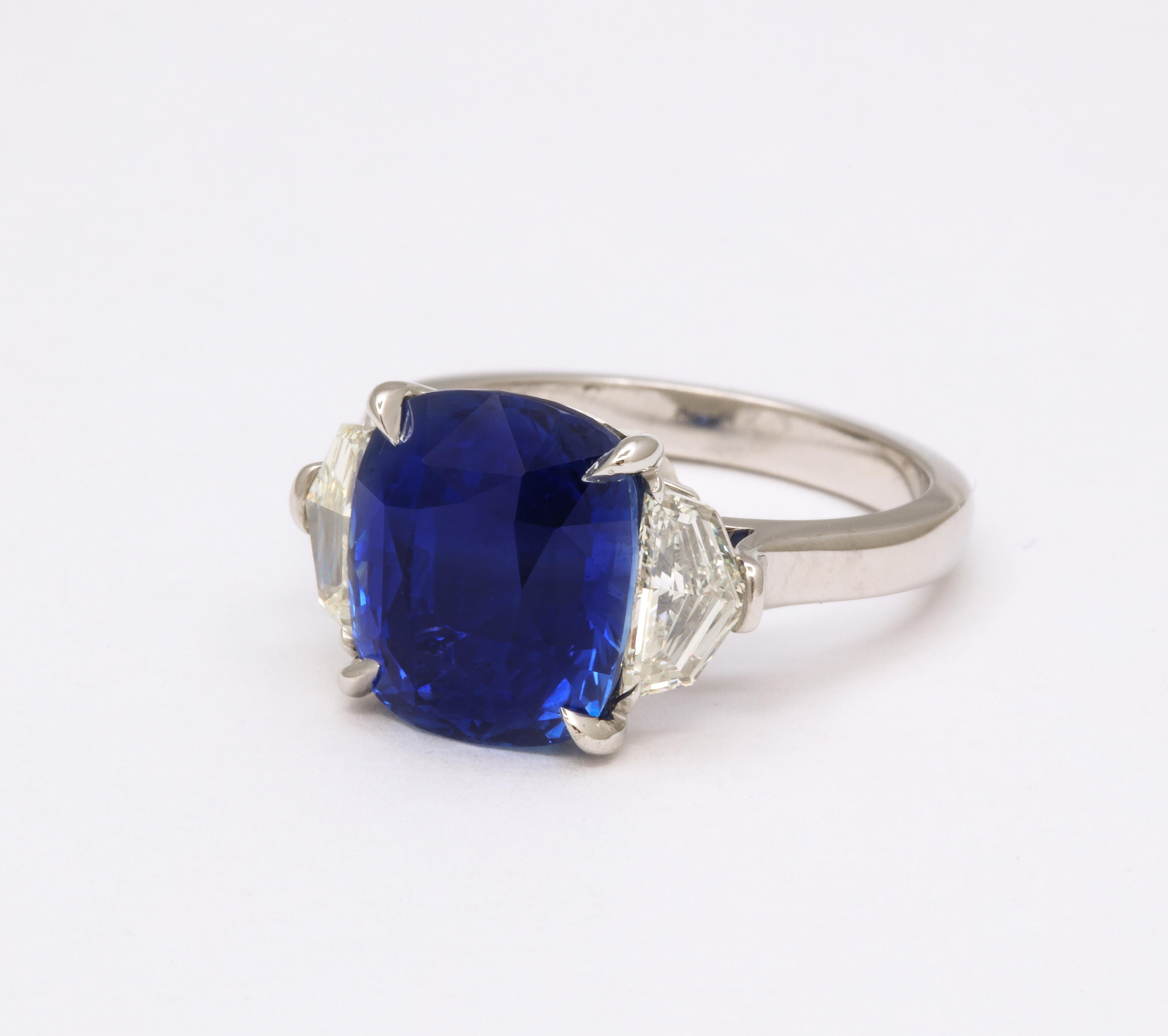7 Carat Cushion Cut Sapphire and Diamond Ring In New Condition For Sale In New York, NY