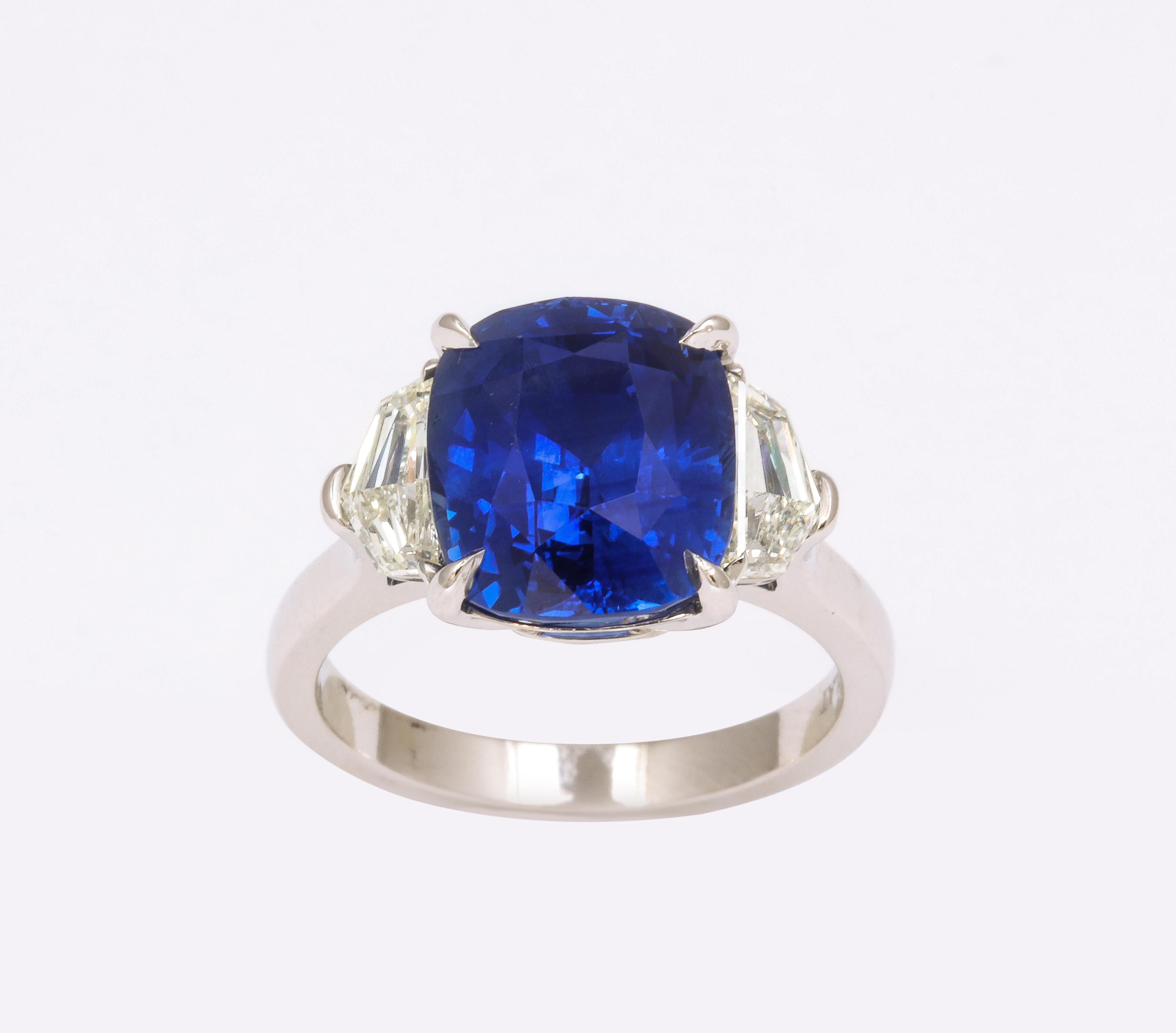 7 Carat Cushion Cut Sapphire and Diamond Ring For Sale 1
