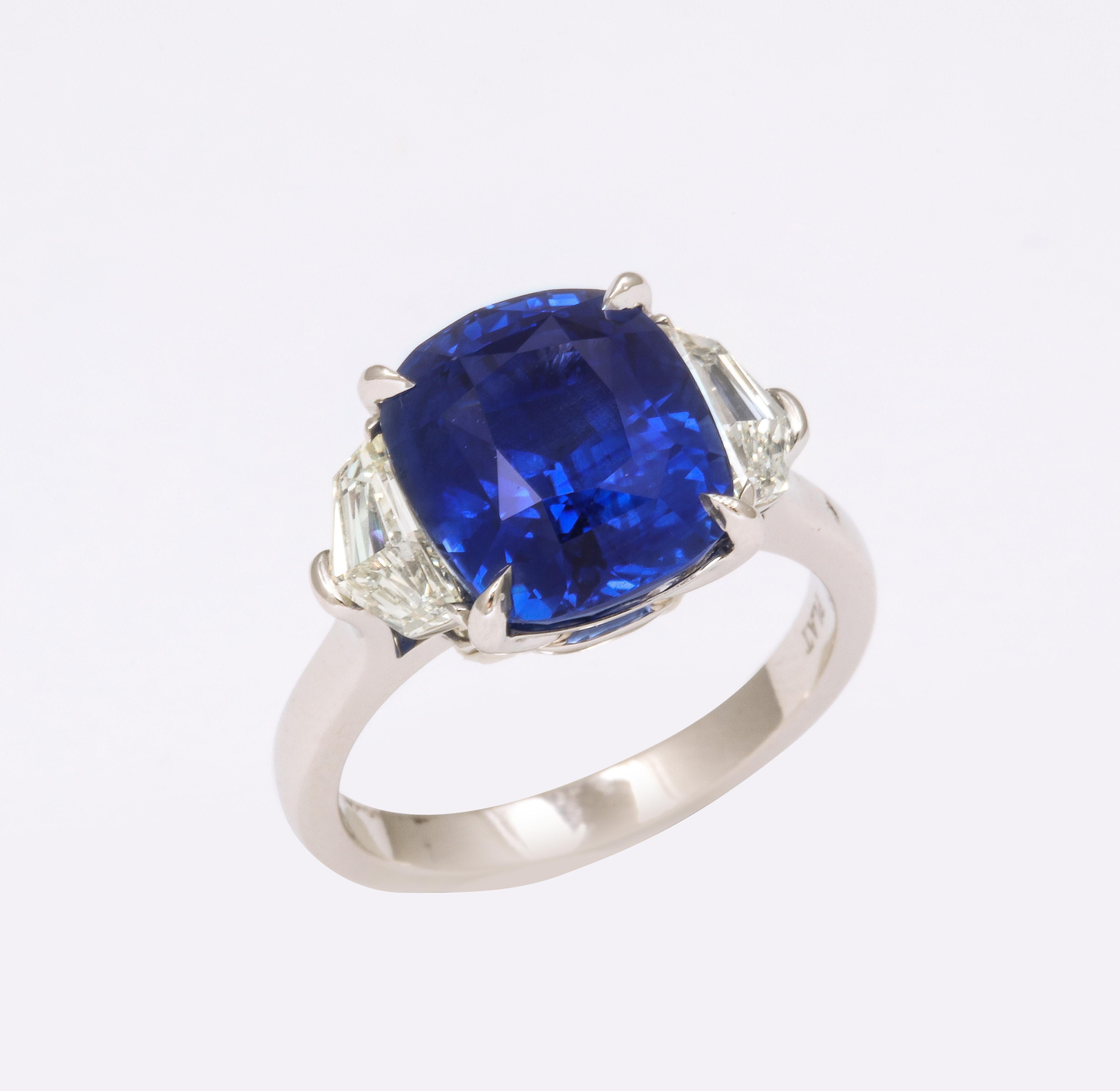 7 Carat Cushion Cut Sapphire and Diamond Ring For Sale 2
