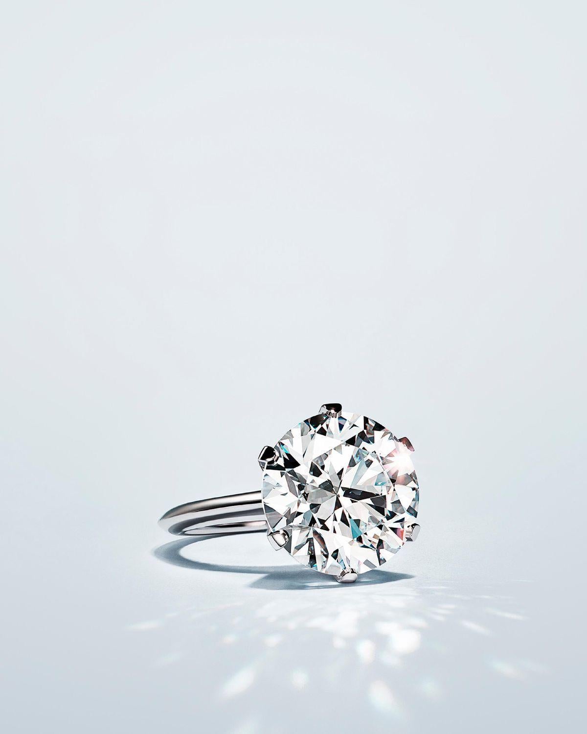 Anello con diamante tondo brillante senza difetti da 7 carati D. A.  Diamanti Legacy In condizioni Nuovo in vendita a Mumbai, IN