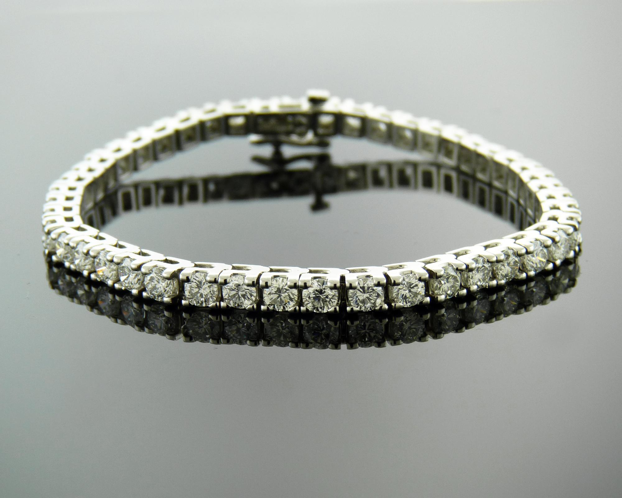 Spectra Fine Jewelry 6.9 Carat Diamond White Gold Tennis Bracelet In New Condition In New York, NY