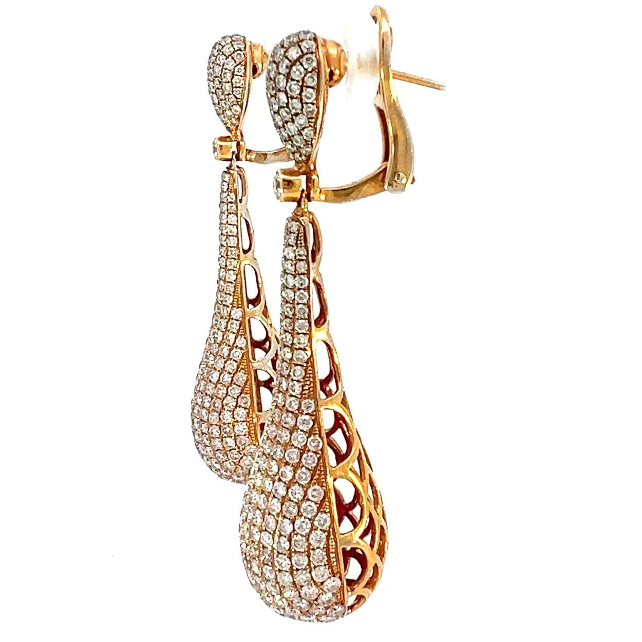Orecchini a goccia con diamante con chiusura a leva in vendita 1